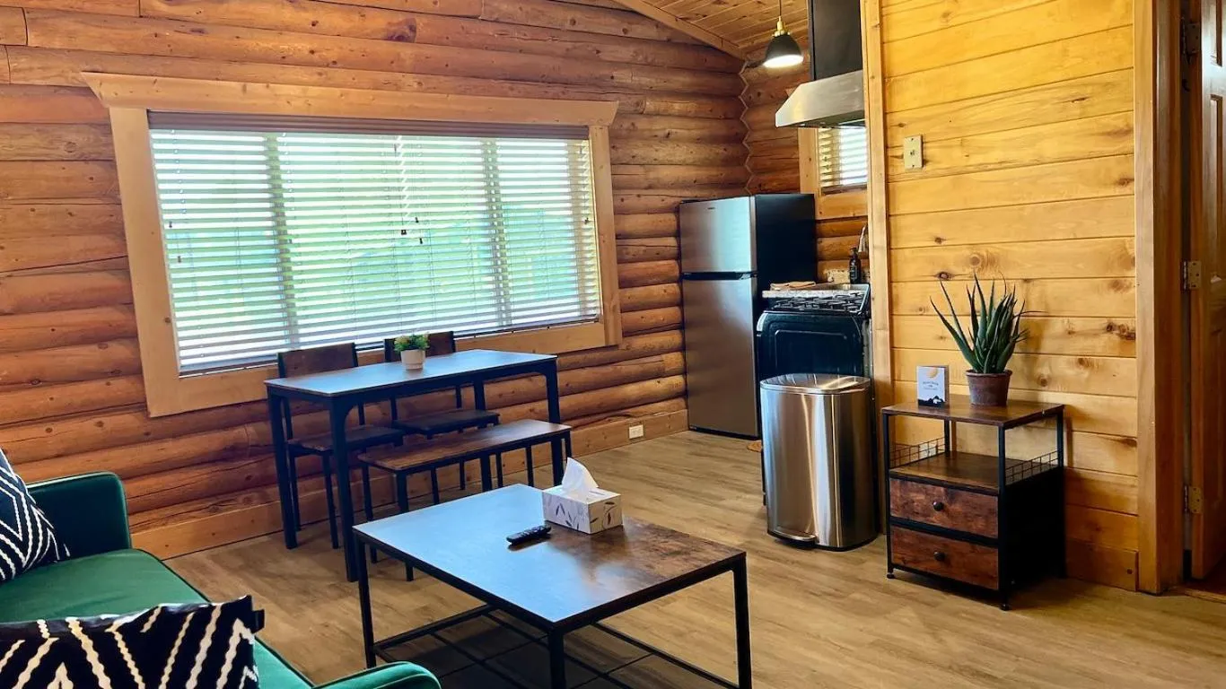 High Creek Lodge and Cabins