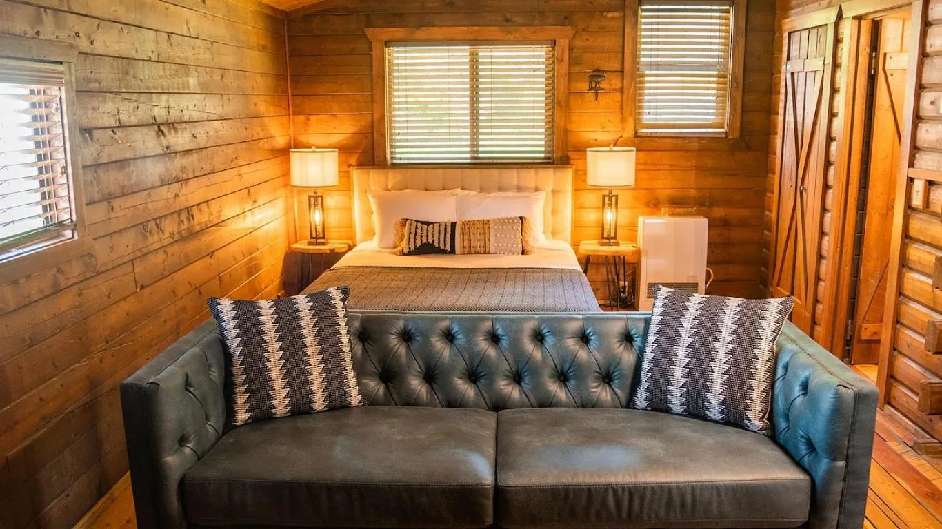 High Creek Lodge and Cabins