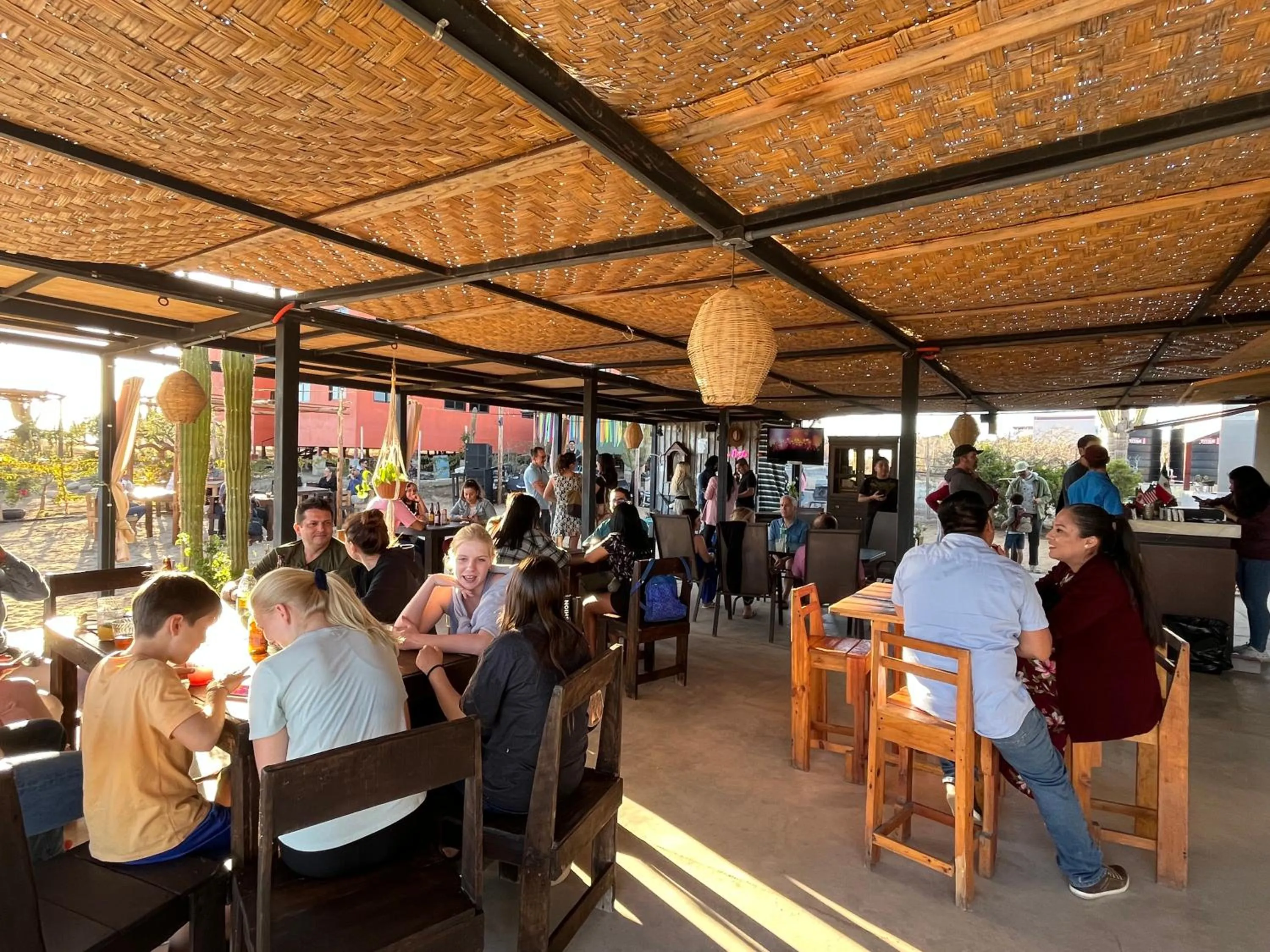 Restaurant/places to eat in EXPERIENCE