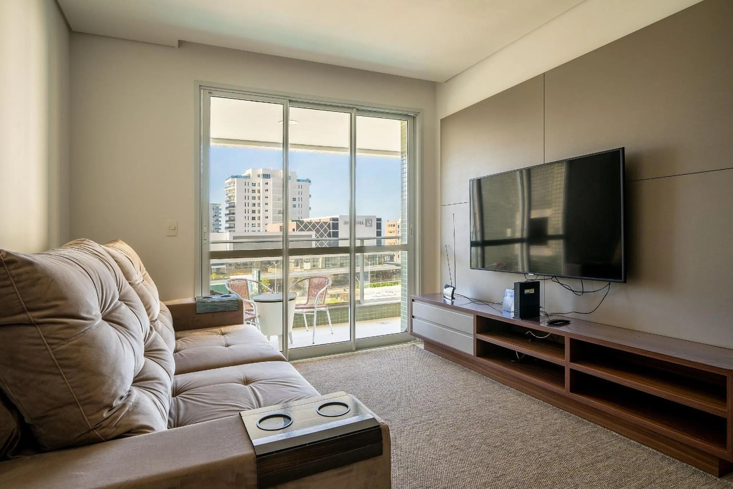 Living room in Apto charmoso c/ varanda a 150m da praia ABC0403