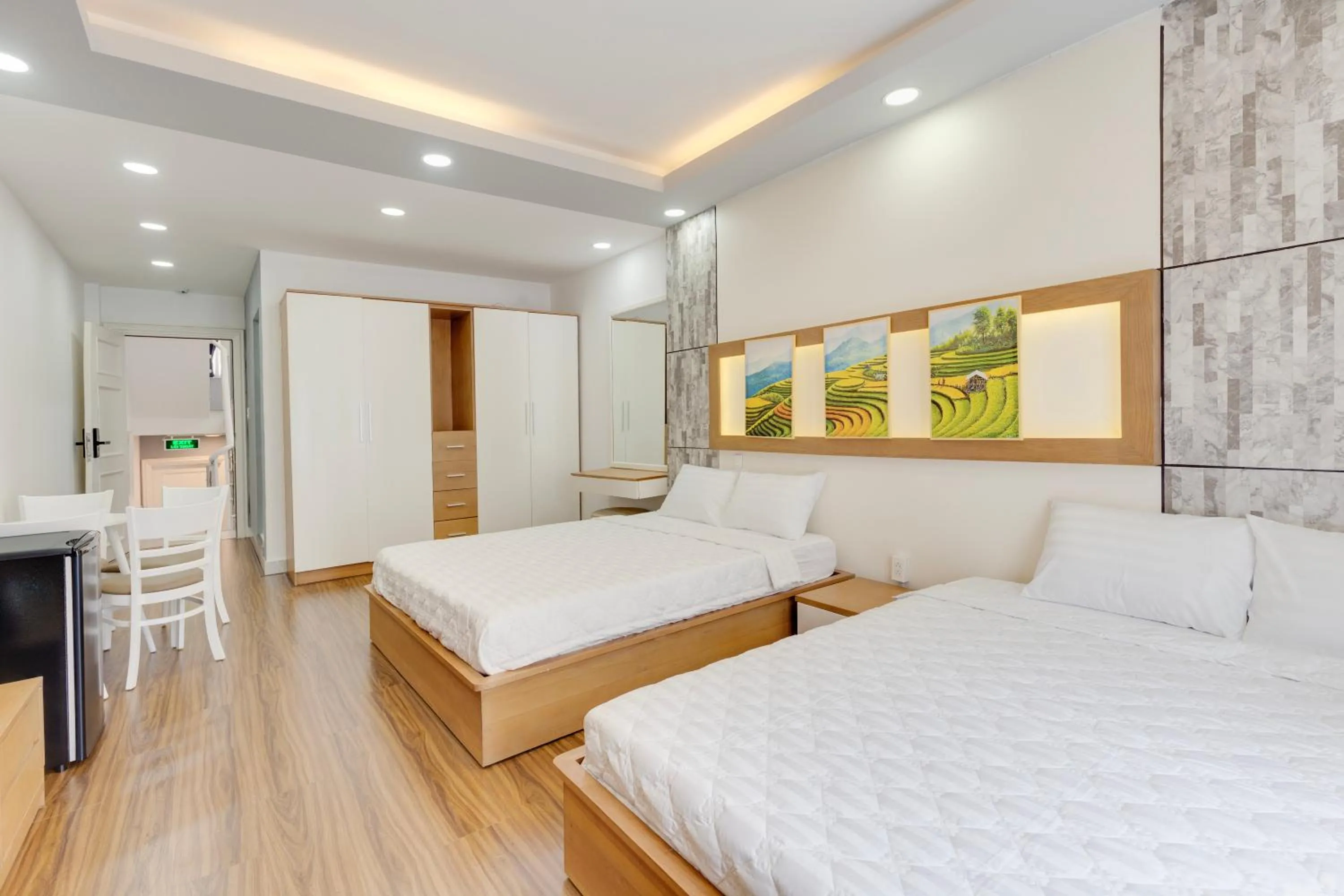 Bed in Saigon Authentic Hostel - Local Vibes, City Tours, Cooking Dinner, Evening Streetfood, Free Menu Breakfast, Gym & Rooftop