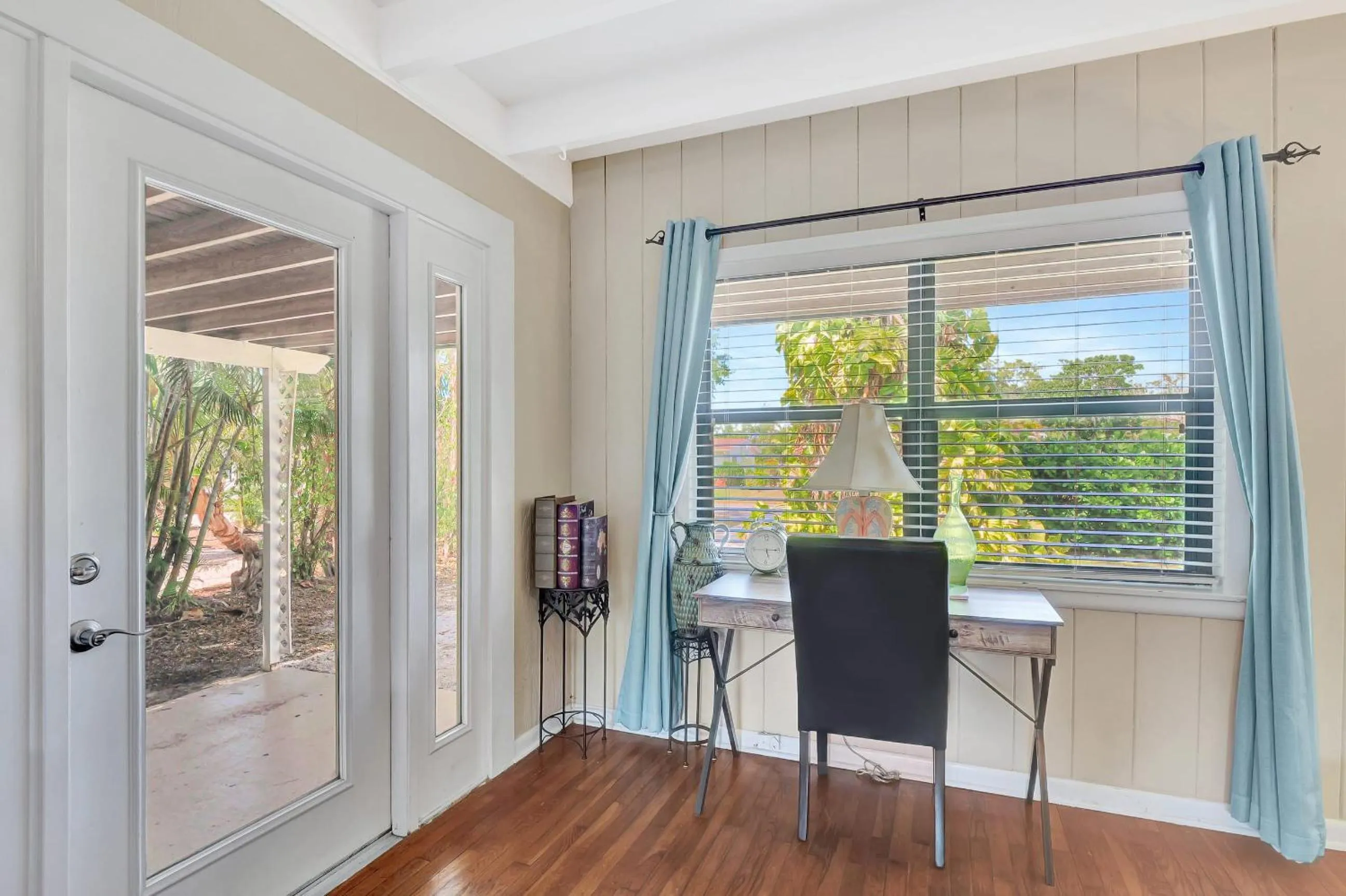 Sunny Naples - Subtropical Oasis Cottage