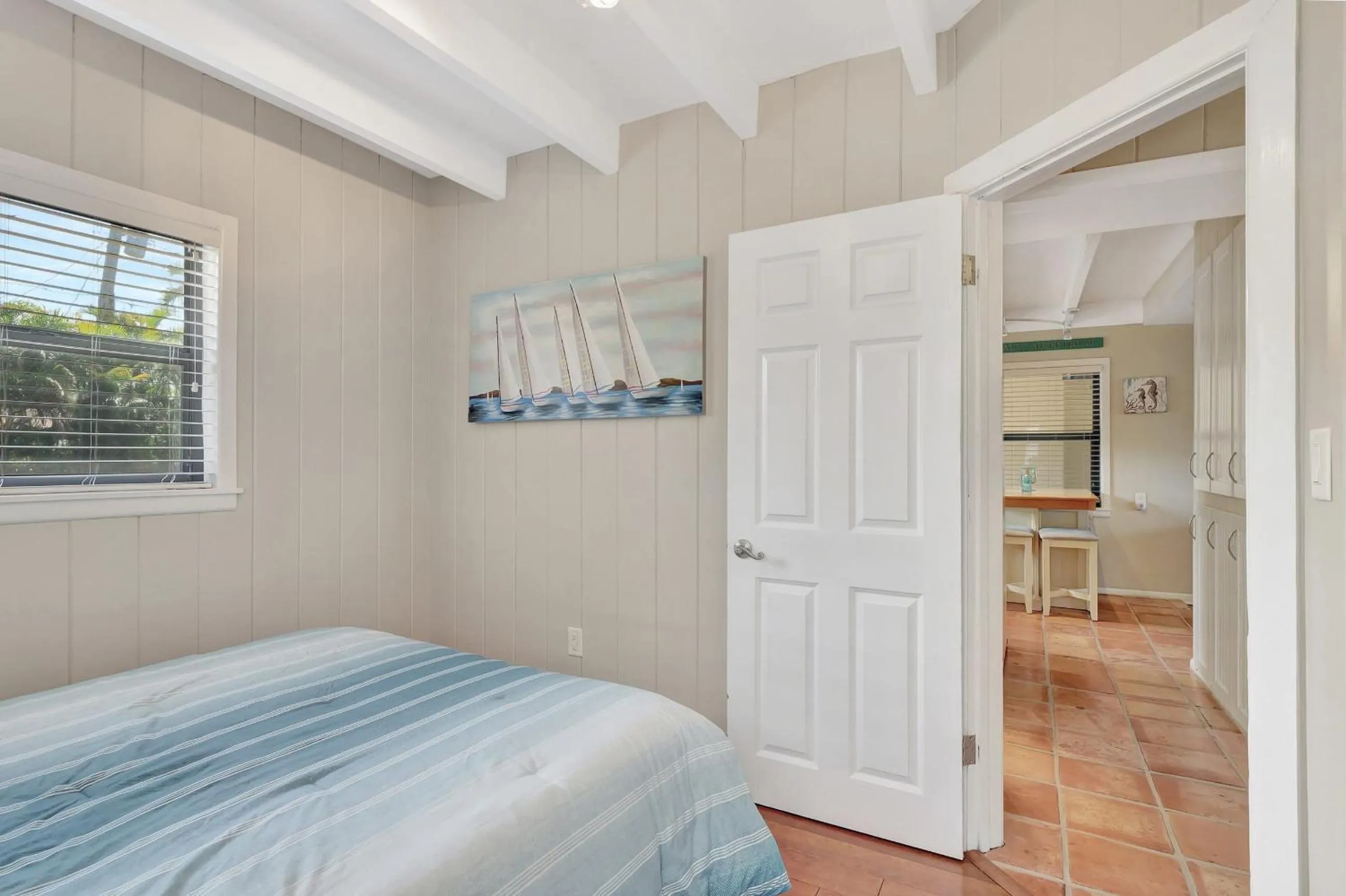 Bed in Sunny Naples - Subtropical Oasis Cottage