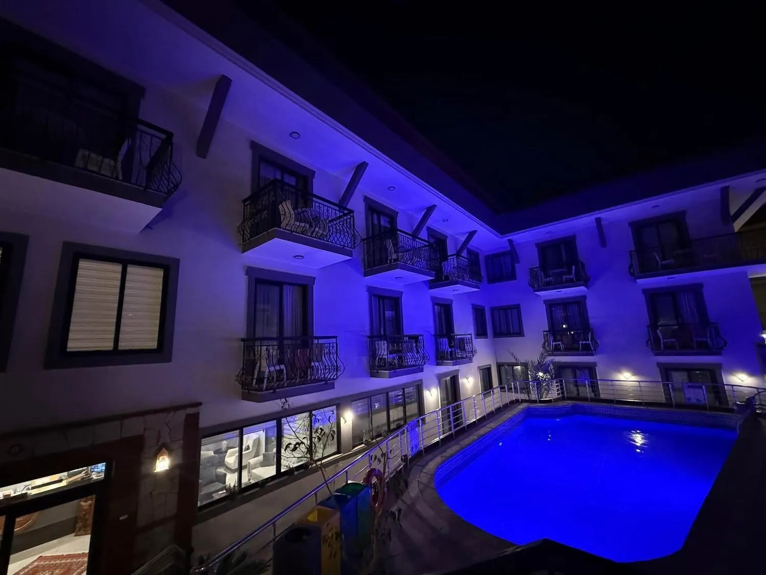 Swimming pool in Orange Garden Aparts & Hotel THE NORDIC