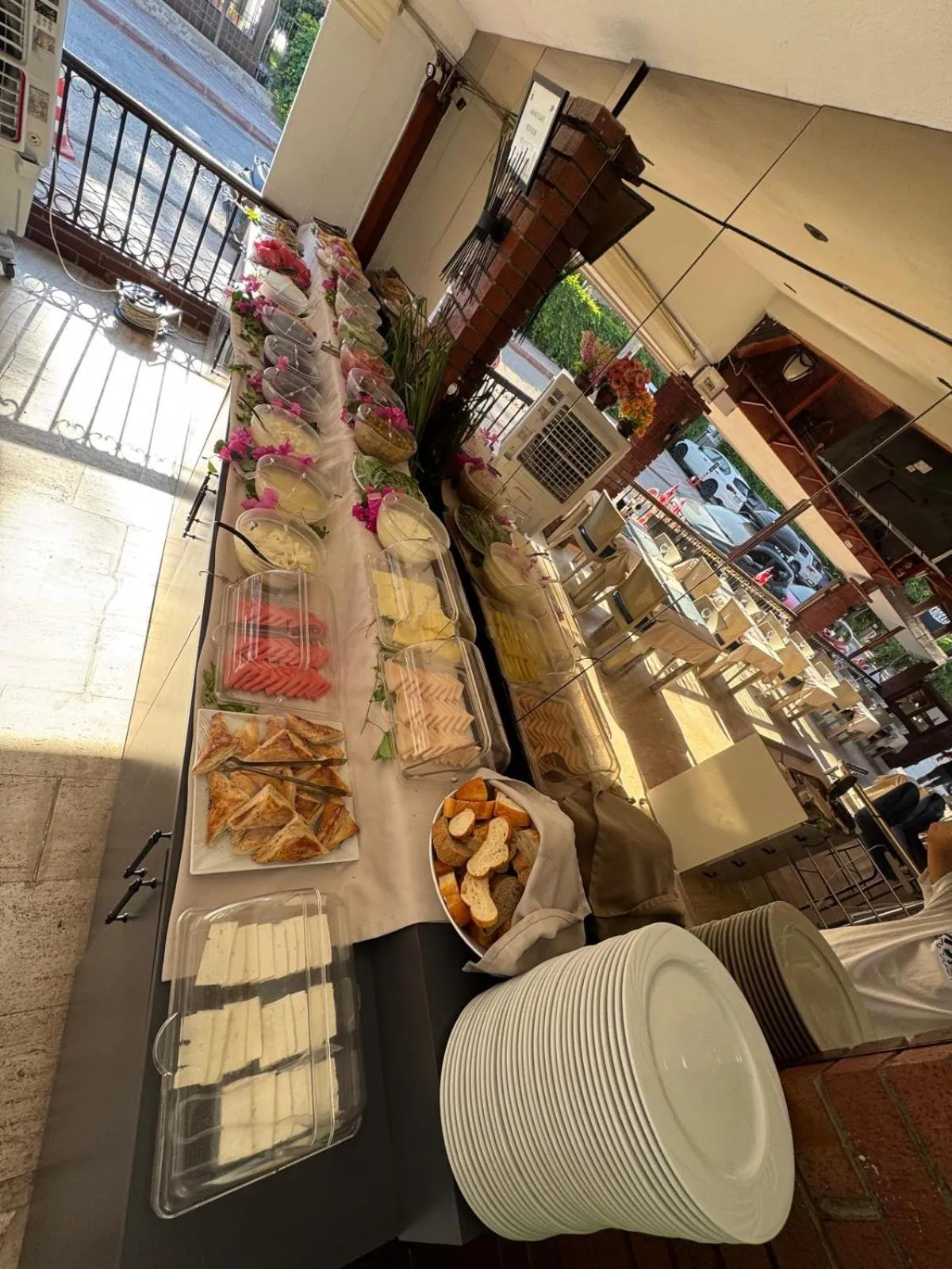 Restaurant/places to eat in Orange Garden Aparts & Hotel THE NORDIC