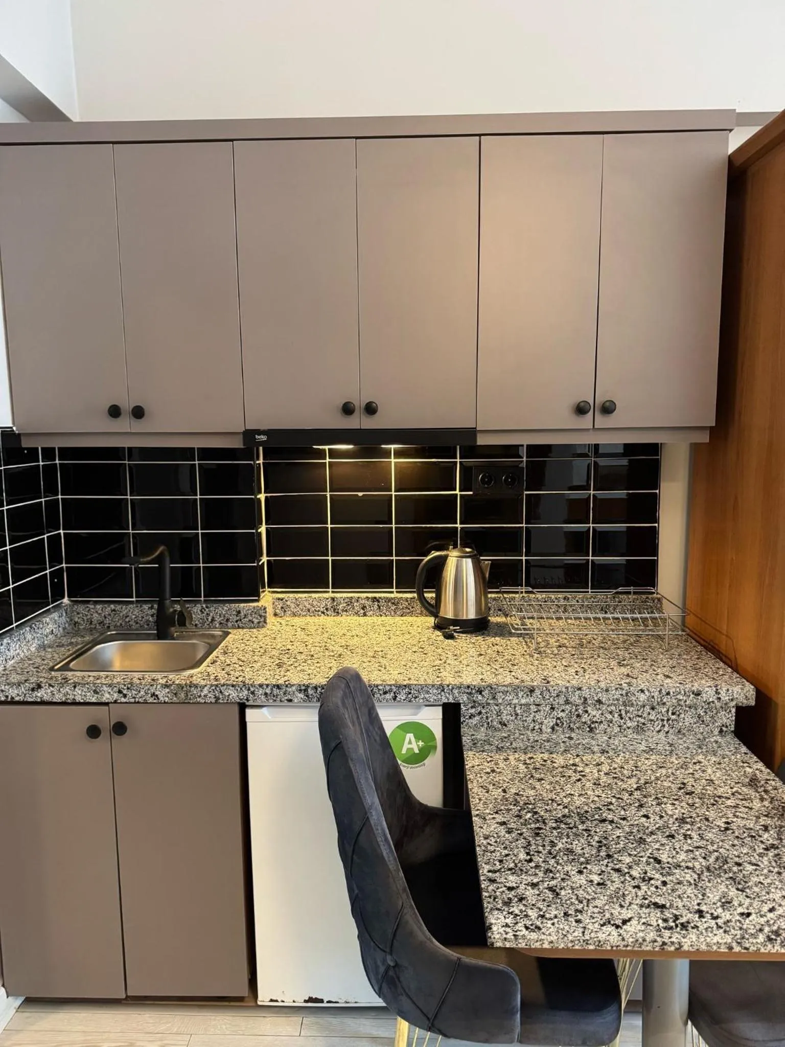 Kitchen or kitchenette in Orange Garden Aparts & Hotel THE NORDIC