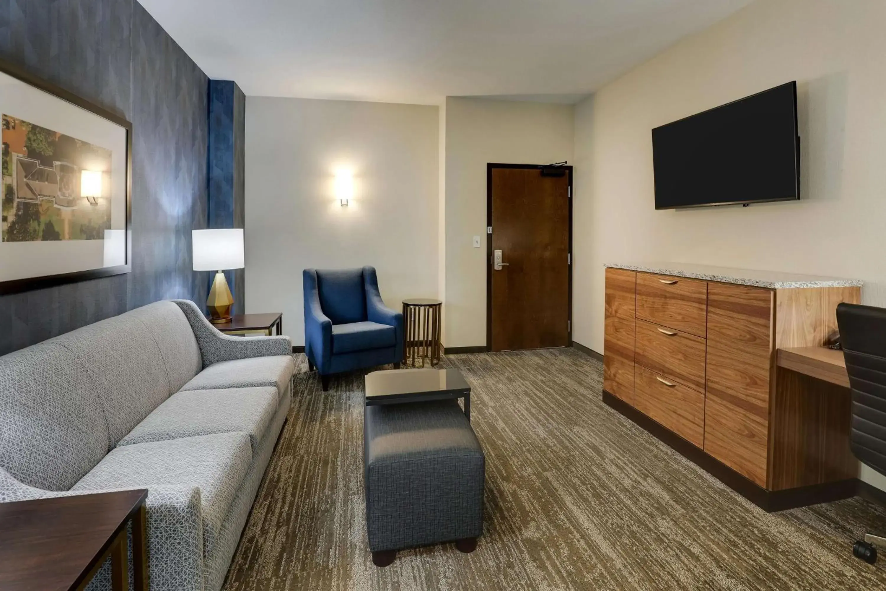 Queen Suite with Sofa Bed - Accessible, Tub in Drury Plaza Hotel Tallahassee Queen Suite with Sofa Bed - Accessible, Tub in Drury Plaza Hotel Tallahassee