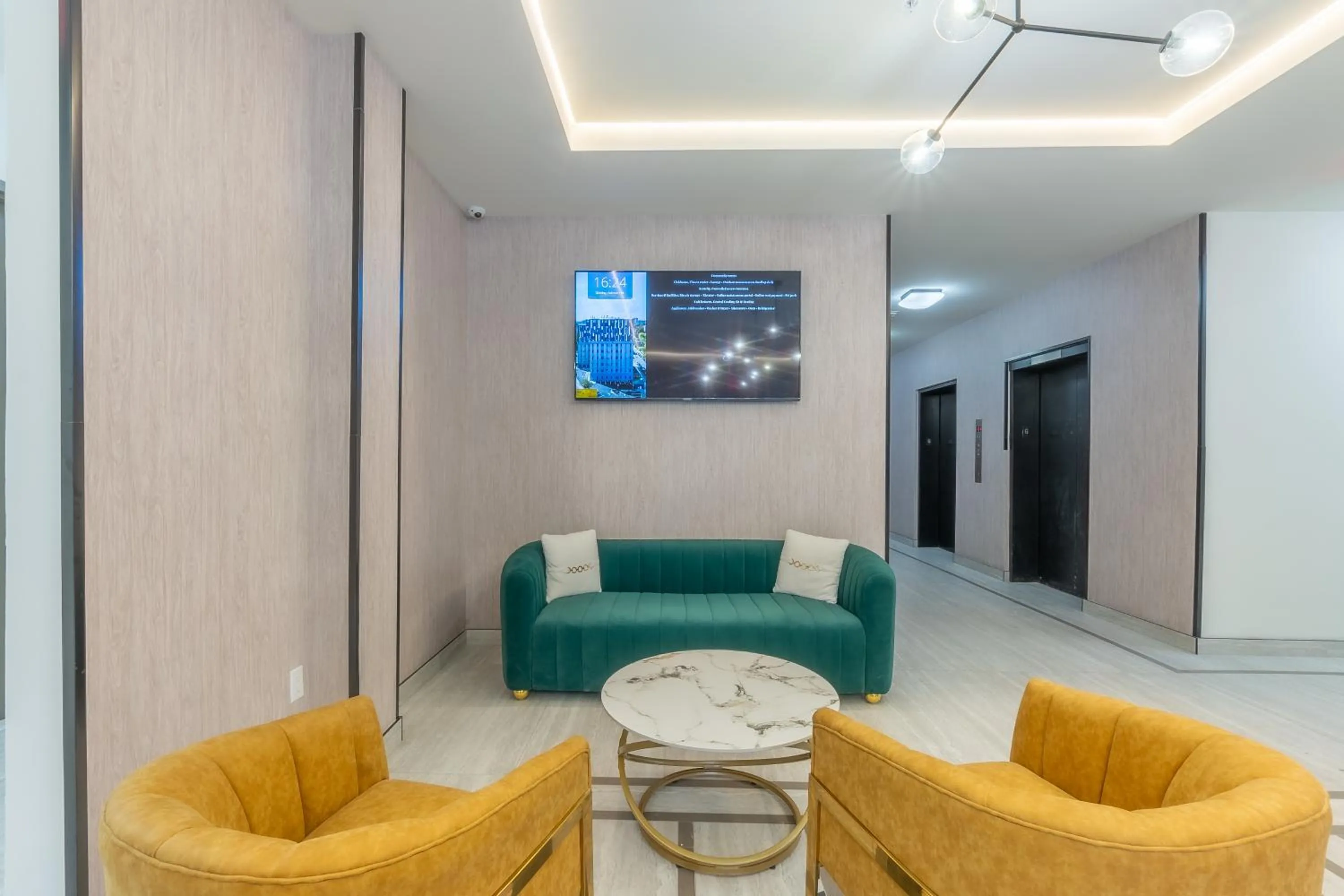 Seating area in Emerald Escape, Free Parking, 2 Bath, Sleeps 8 Near American Dream and The Airport, King Bed and 2 Queen Beds, Washer and Dryer