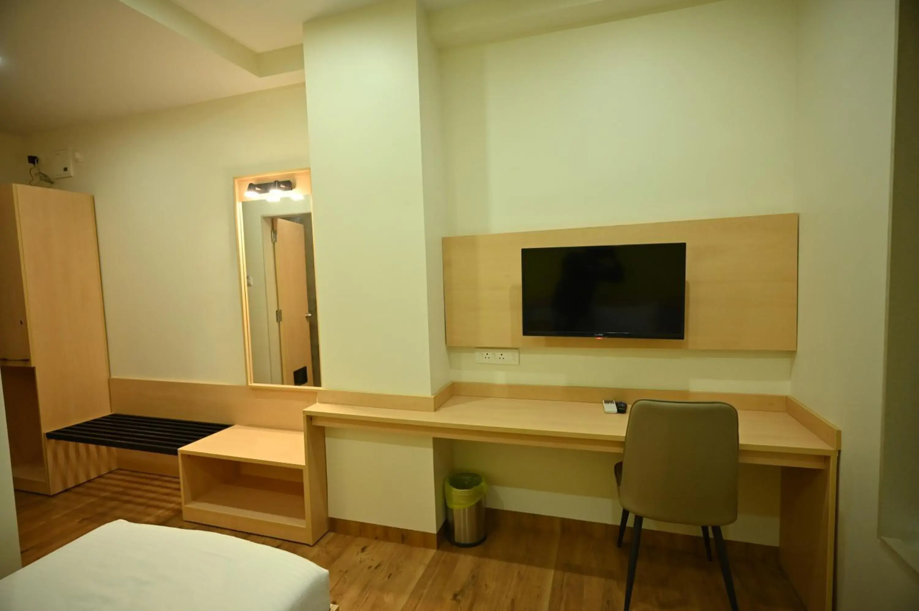 Deluxe Twin Room - single occupancy in Hotel City Centre Latur Deluxe Twin Room - single occupancy in Hotel City Centre Latur
