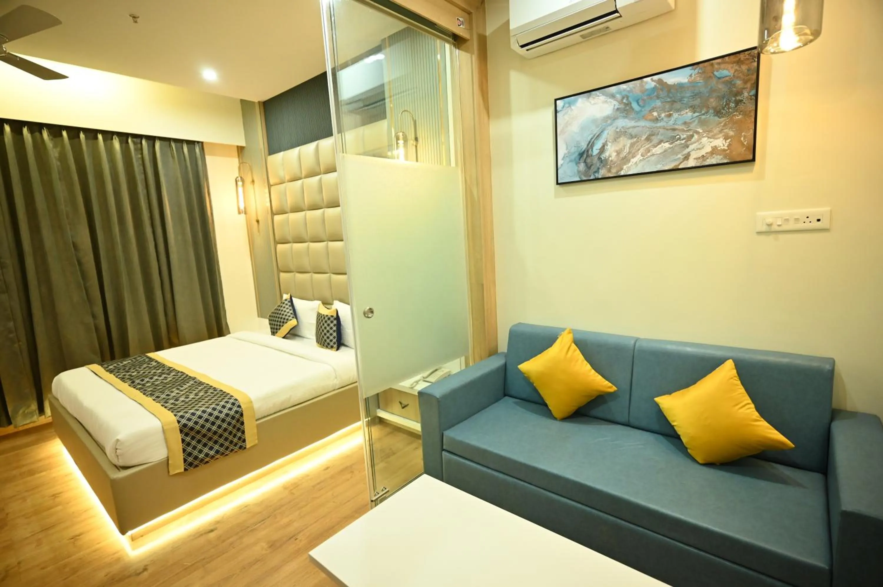 Living room, Bed in Hotel City Centre Latur