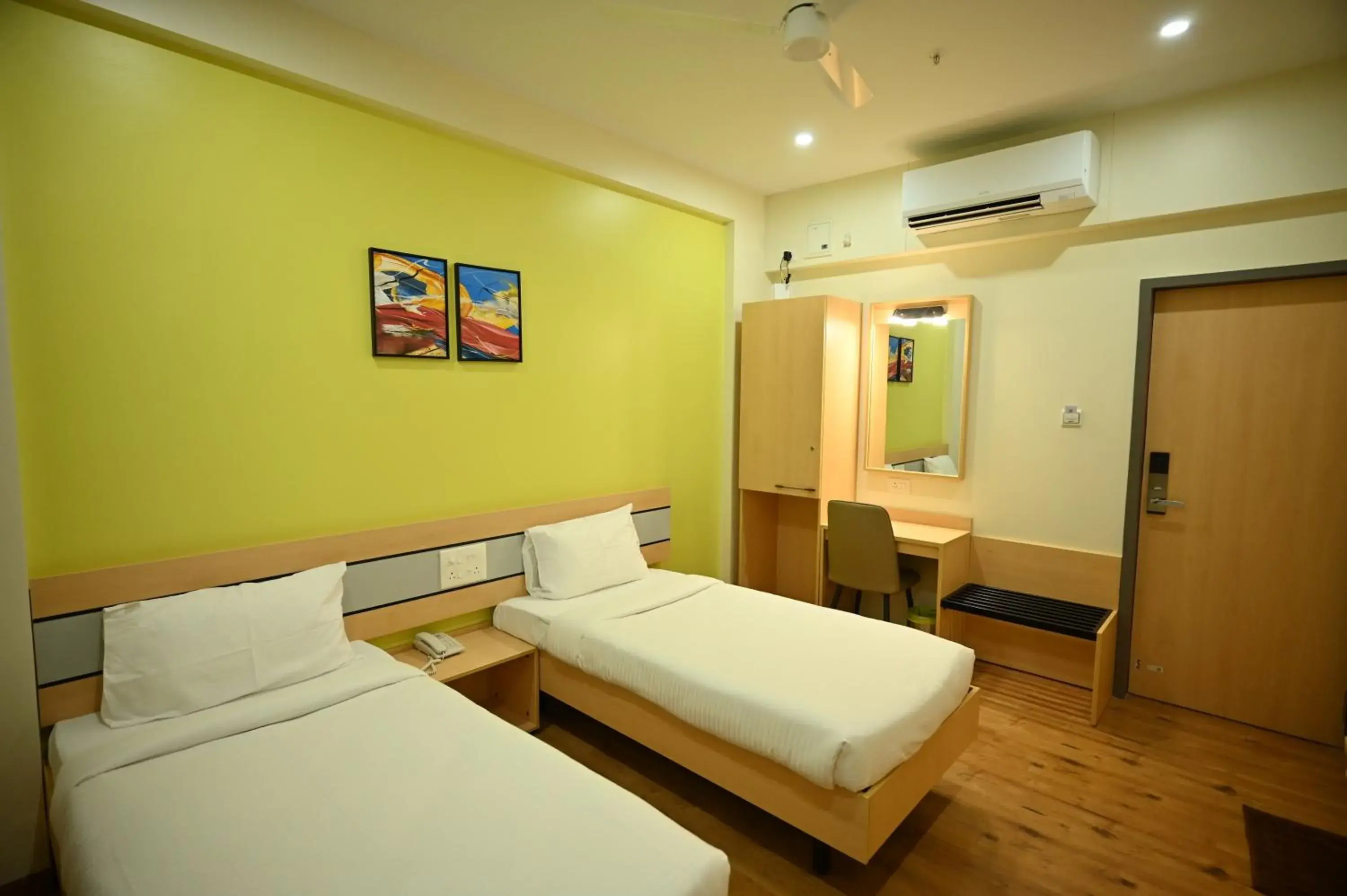 Deluxe Twin Room - single occupancy in Hotel City Centre Latur Deluxe Twin Room - single occupancy in Hotel City Centre Latur