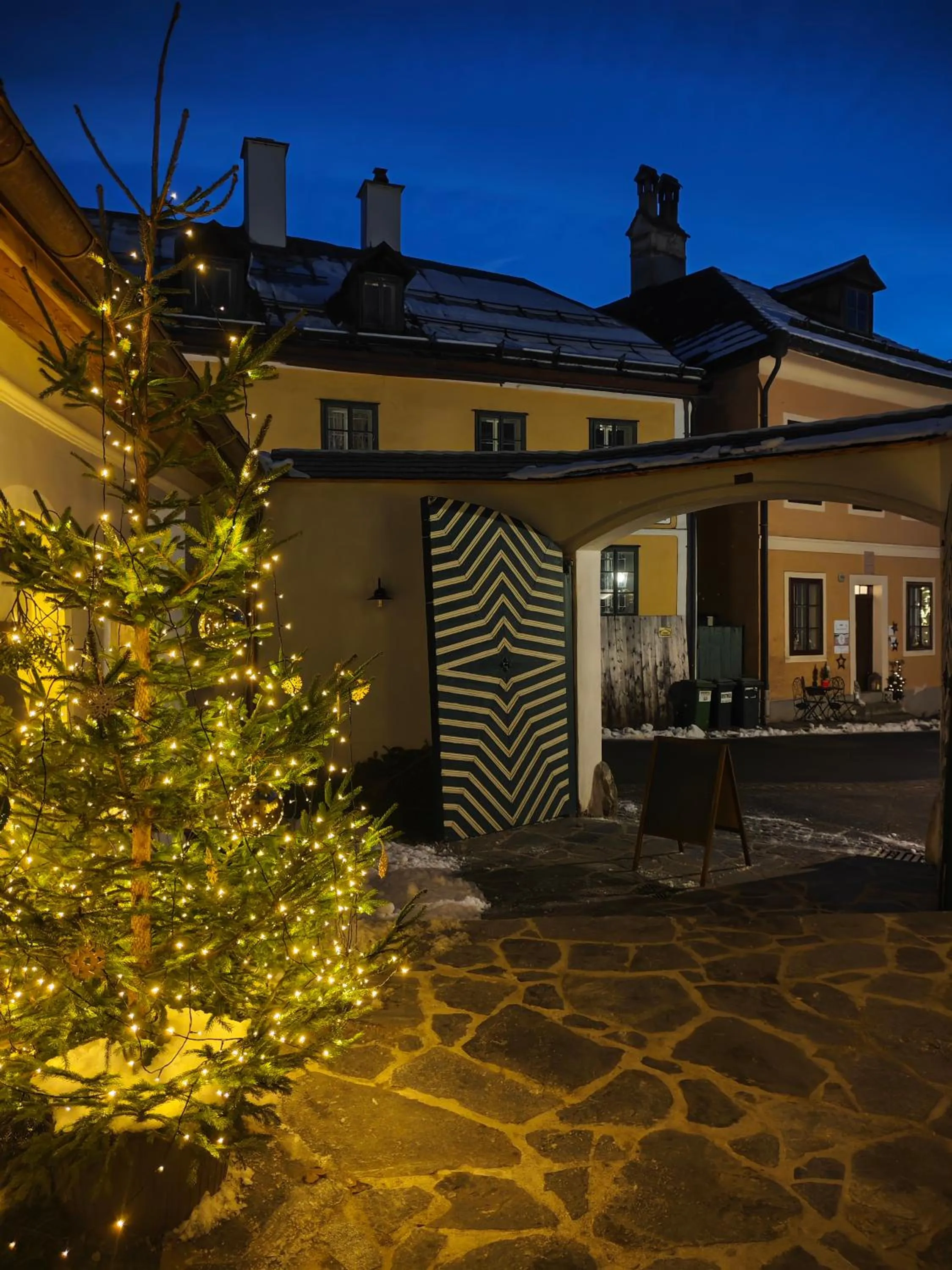 Property building in Podenhaus