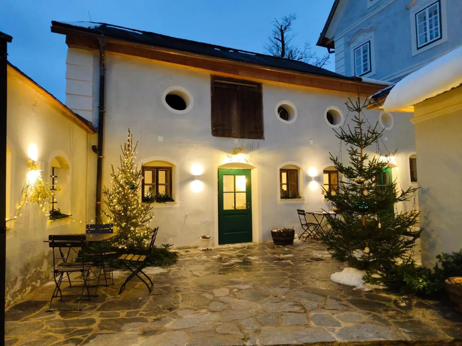 Property building in Podenhaus