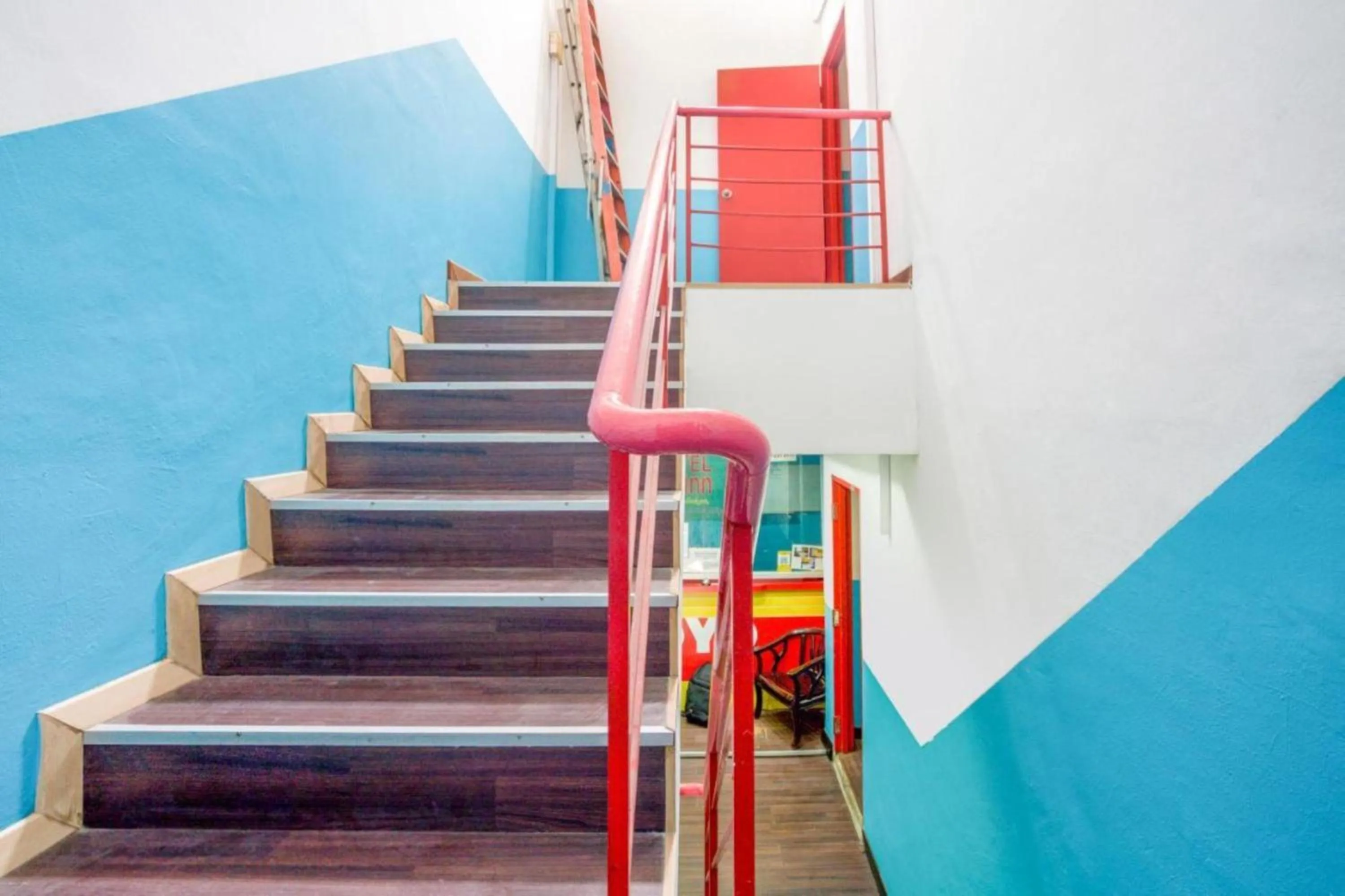 Property building in 1st Inn Hotel Klang Sentral Meru