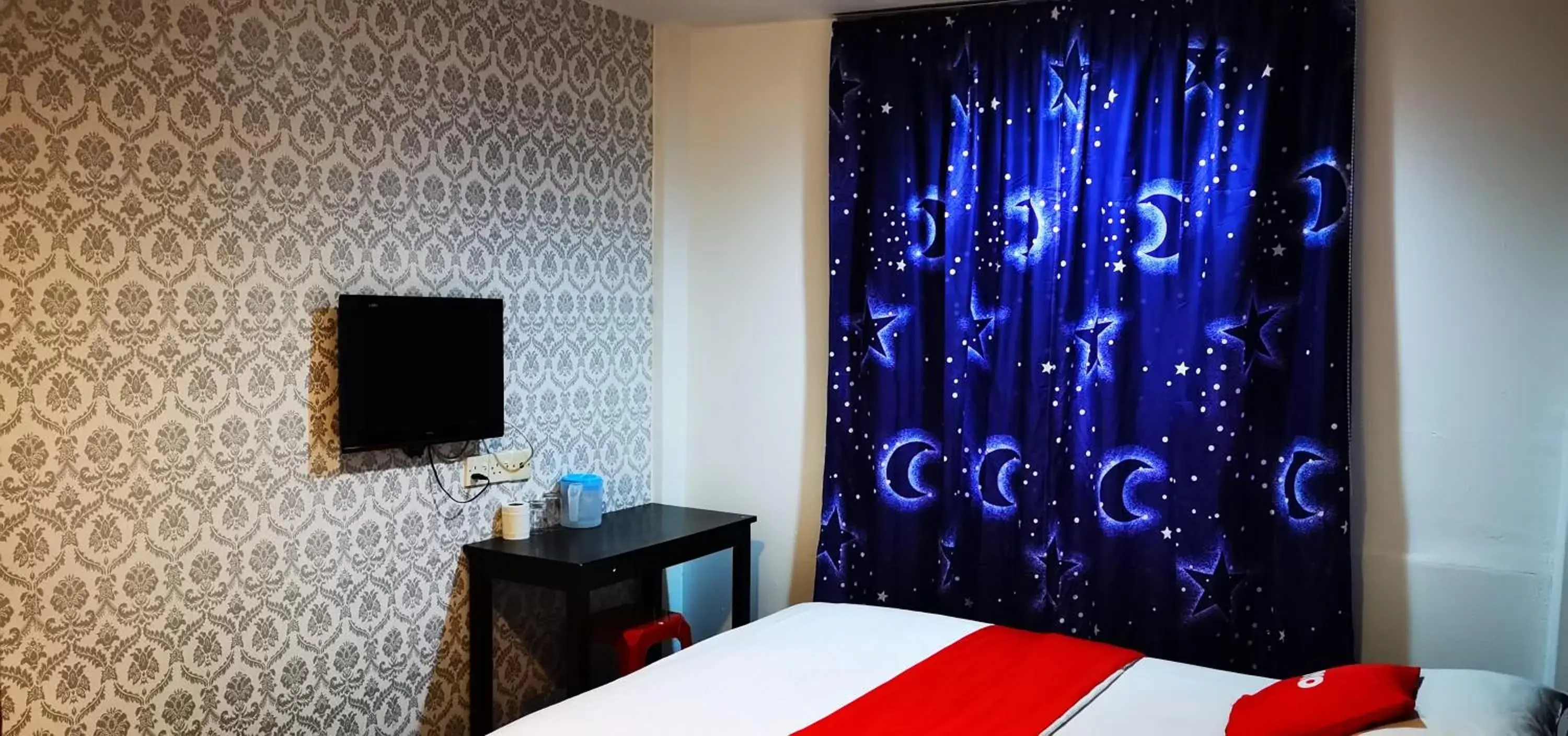 Property building, Bed in 1st Inn Hotel Klang Sentral Meru Property building, Bed in 1st Inn Hotel Klang Sentral Meru