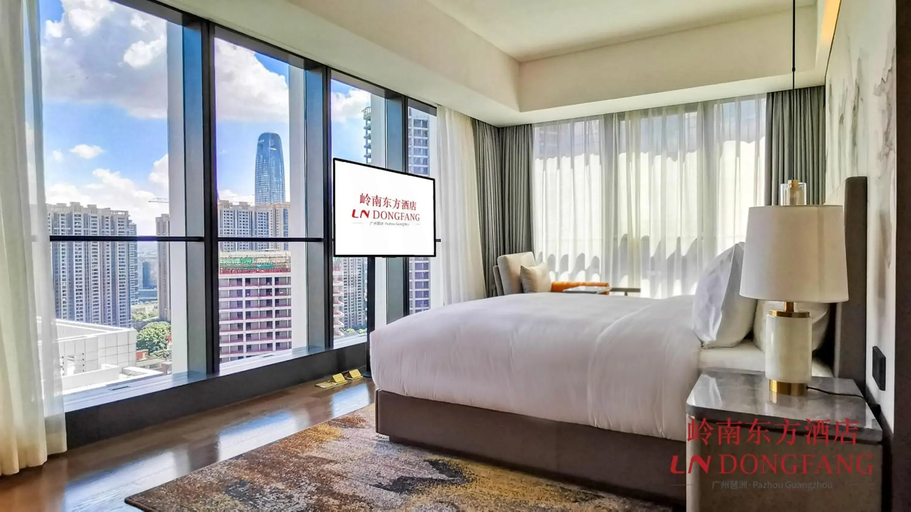 Deluxe Double Room in Guangzhou Pazhou LN DongFang Hotel Deluxe Double Room in Guangzhou Pazhou LN DongFang Hotel