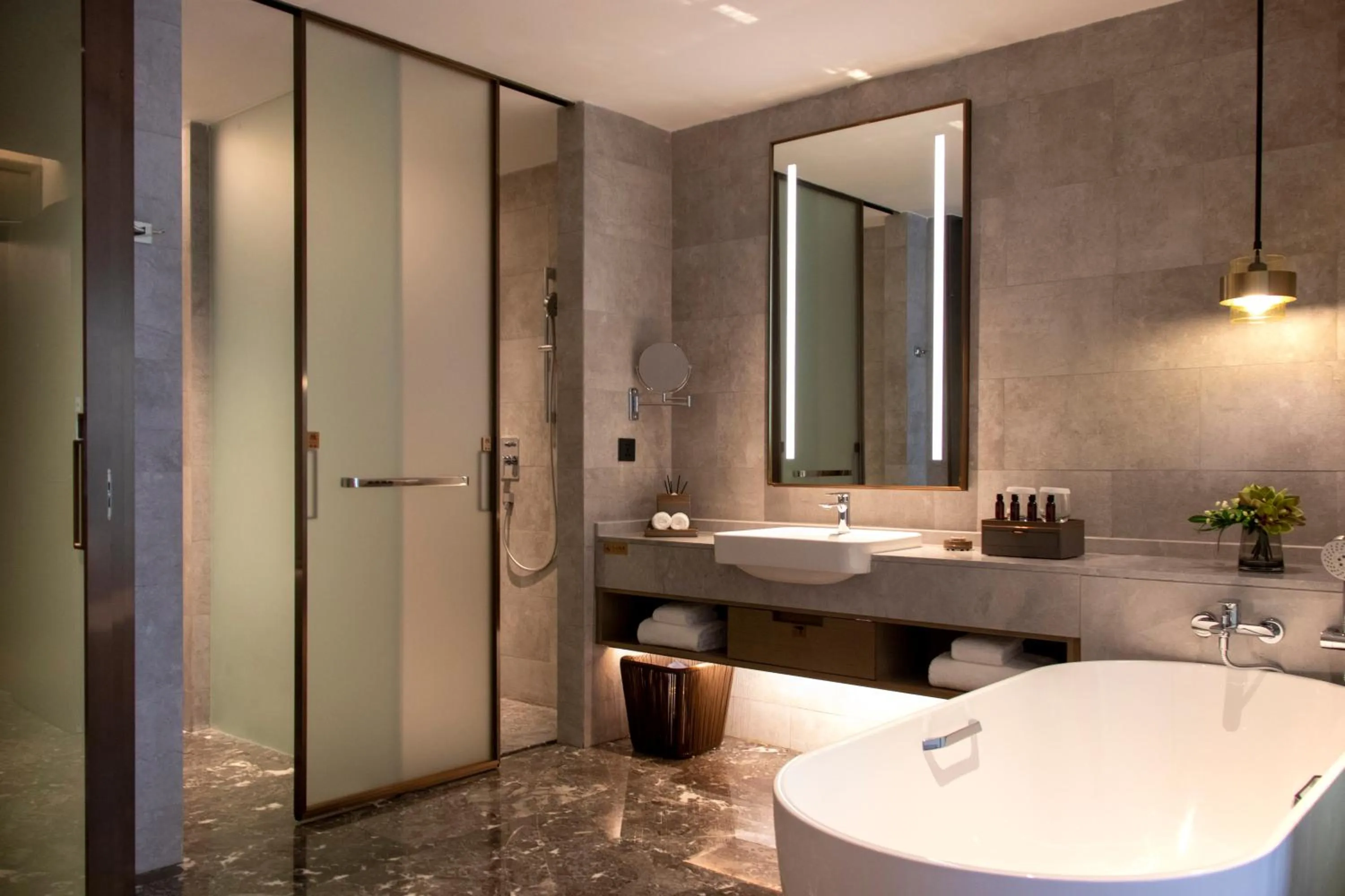 Bathroom in Guangzhou Pazhou LN DongFang Hotel