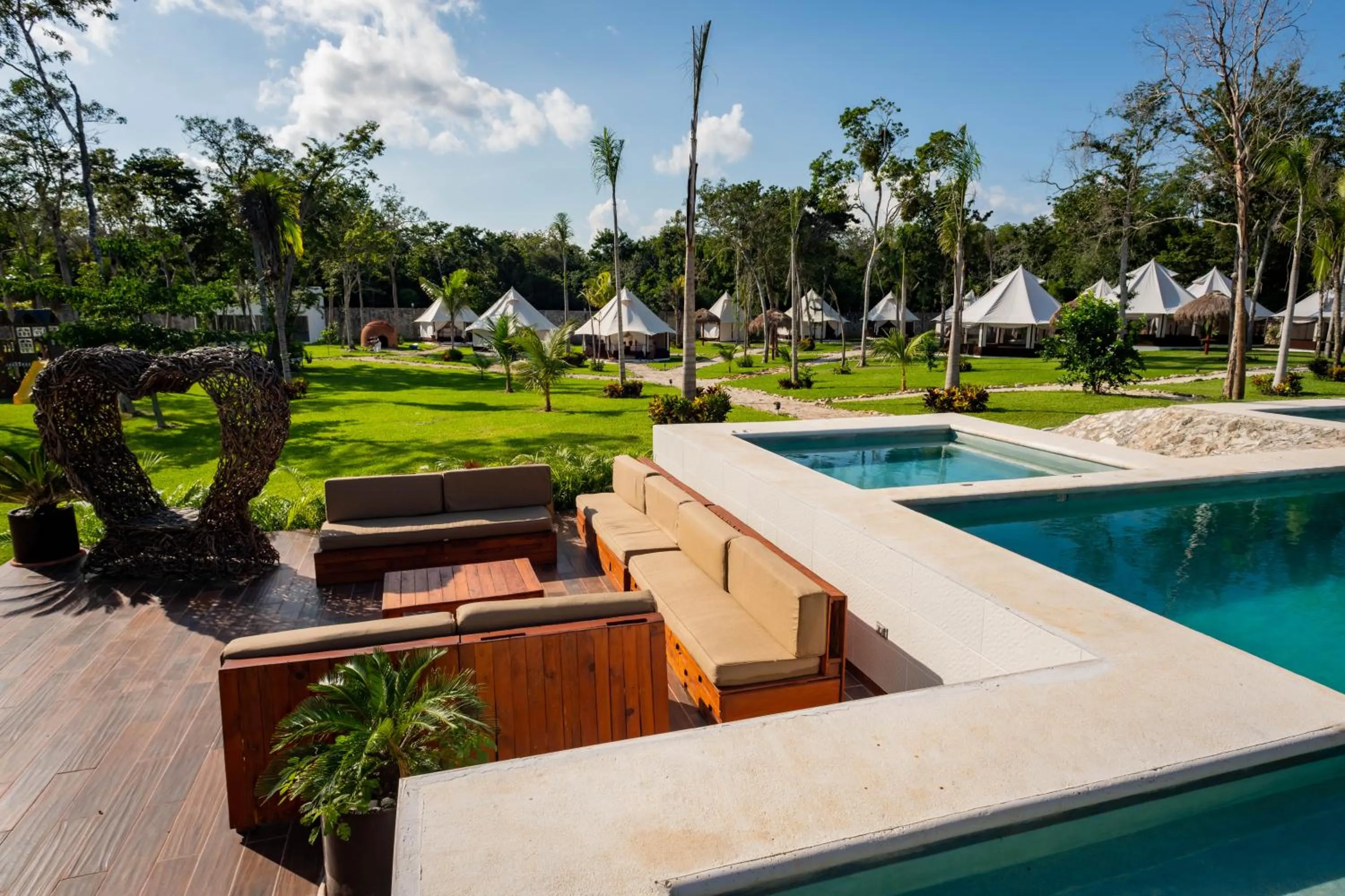 Restaurant/places to eat in Xakluum Eco Glampings