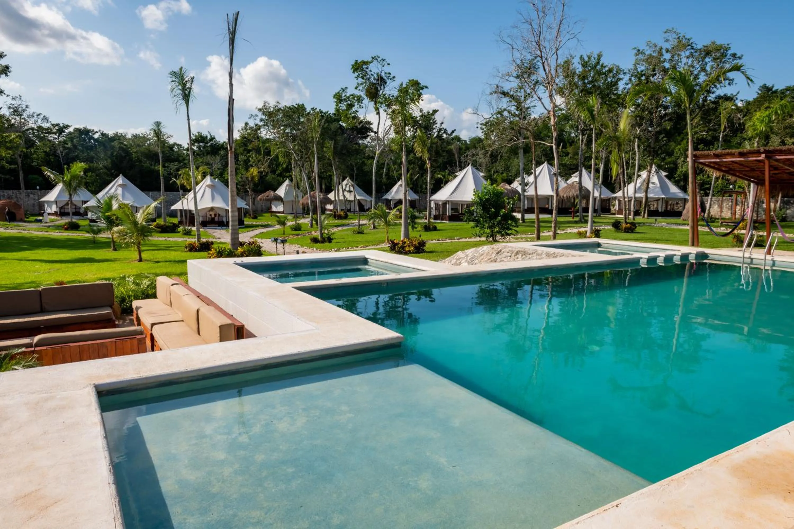 Swimming pool in Xakluum Eco Glampings