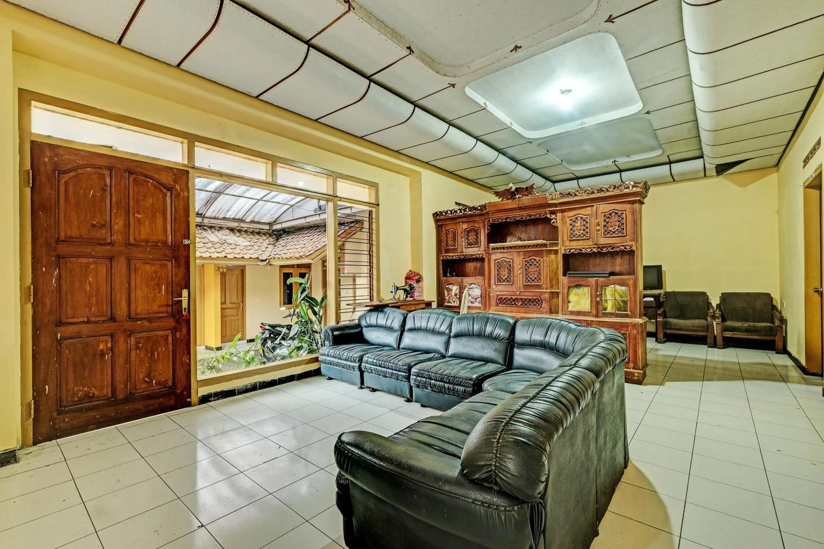 Lobby or reception in SPOT ON 92408 Hotel Renata 2