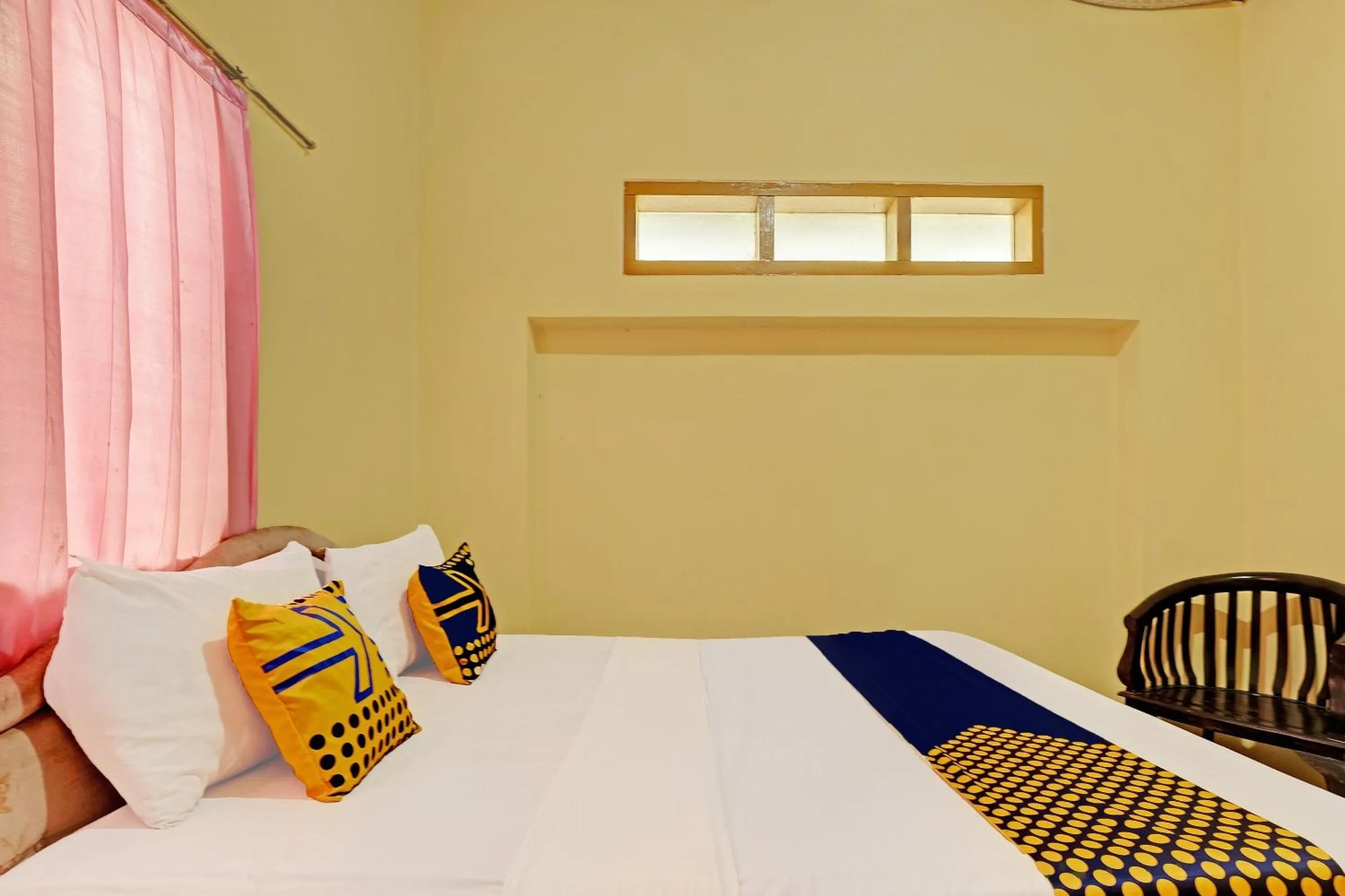 Bedroom in SPOT ON 92408 Hotel Renata 2