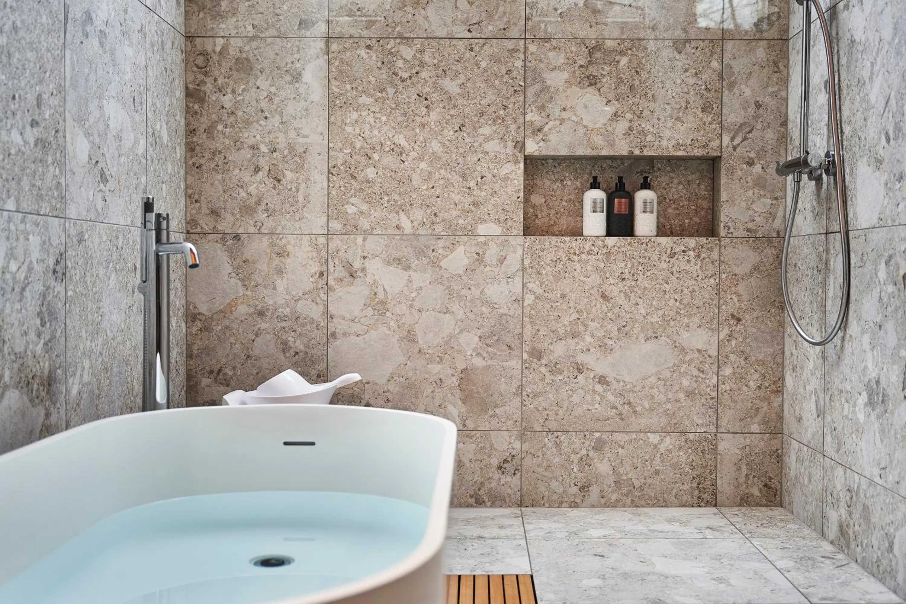 Shower in Sanso Amanosato