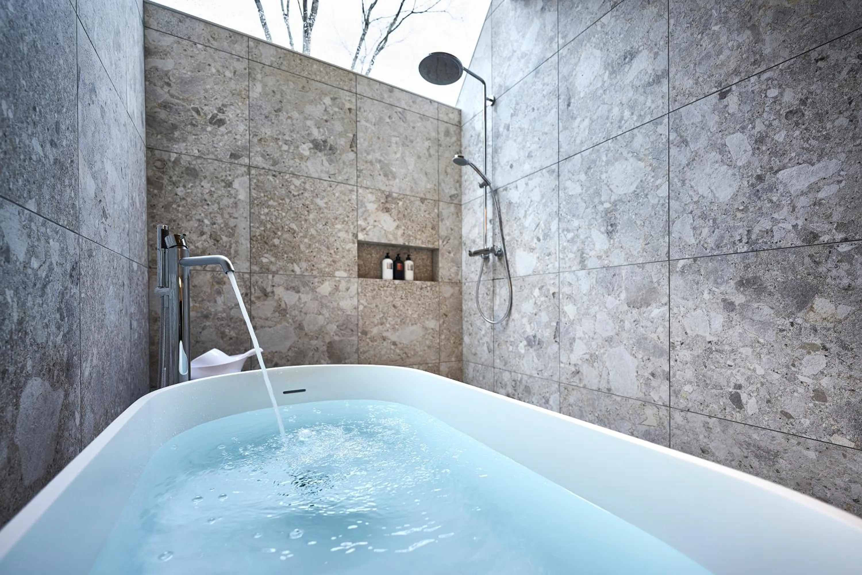 Shower in Sanso Amanosato