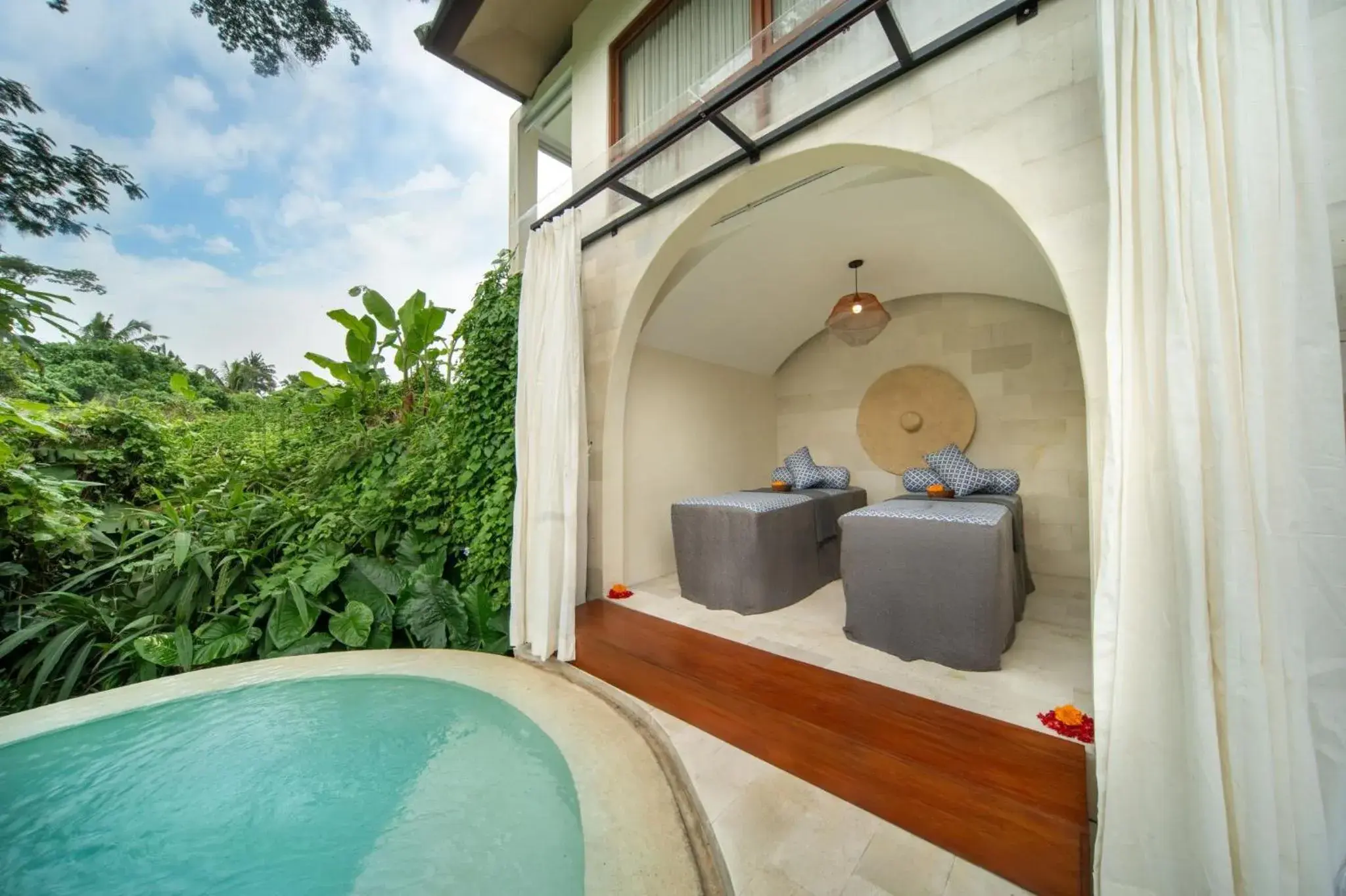 Spa and wellness centre/facilities in Suara Alam Ubud Villa by Ini Vie Hospitality Spa and wellness centre/facilities in Suara Alam Ubud Villa by Ini Vie Hospitality