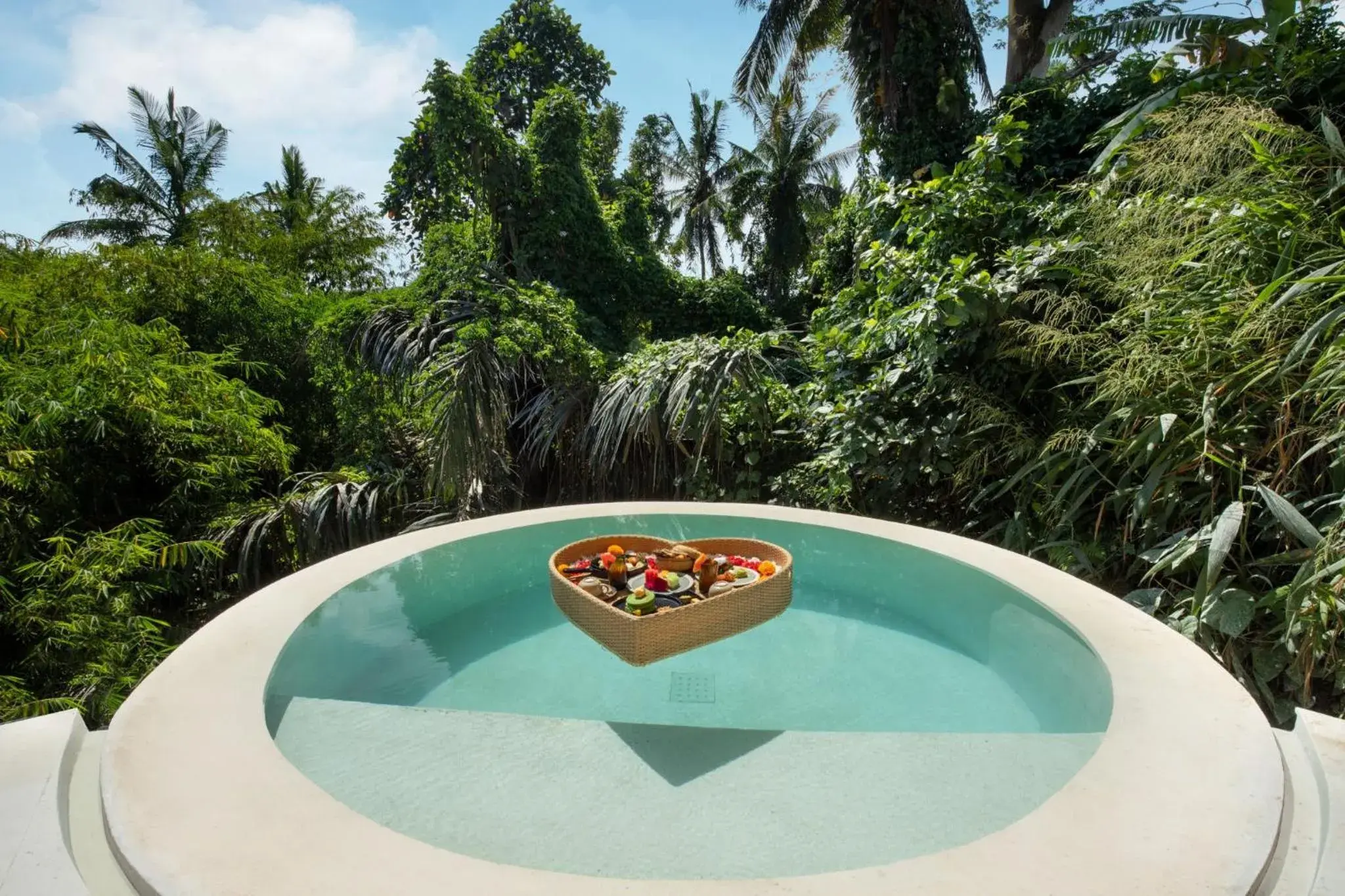 Swimming pool in Suara Alam Ubud Villa by Ini Vie Hospitality Swimming pool in Suara Alam Ubud Villa by Ini Vie Hospitality