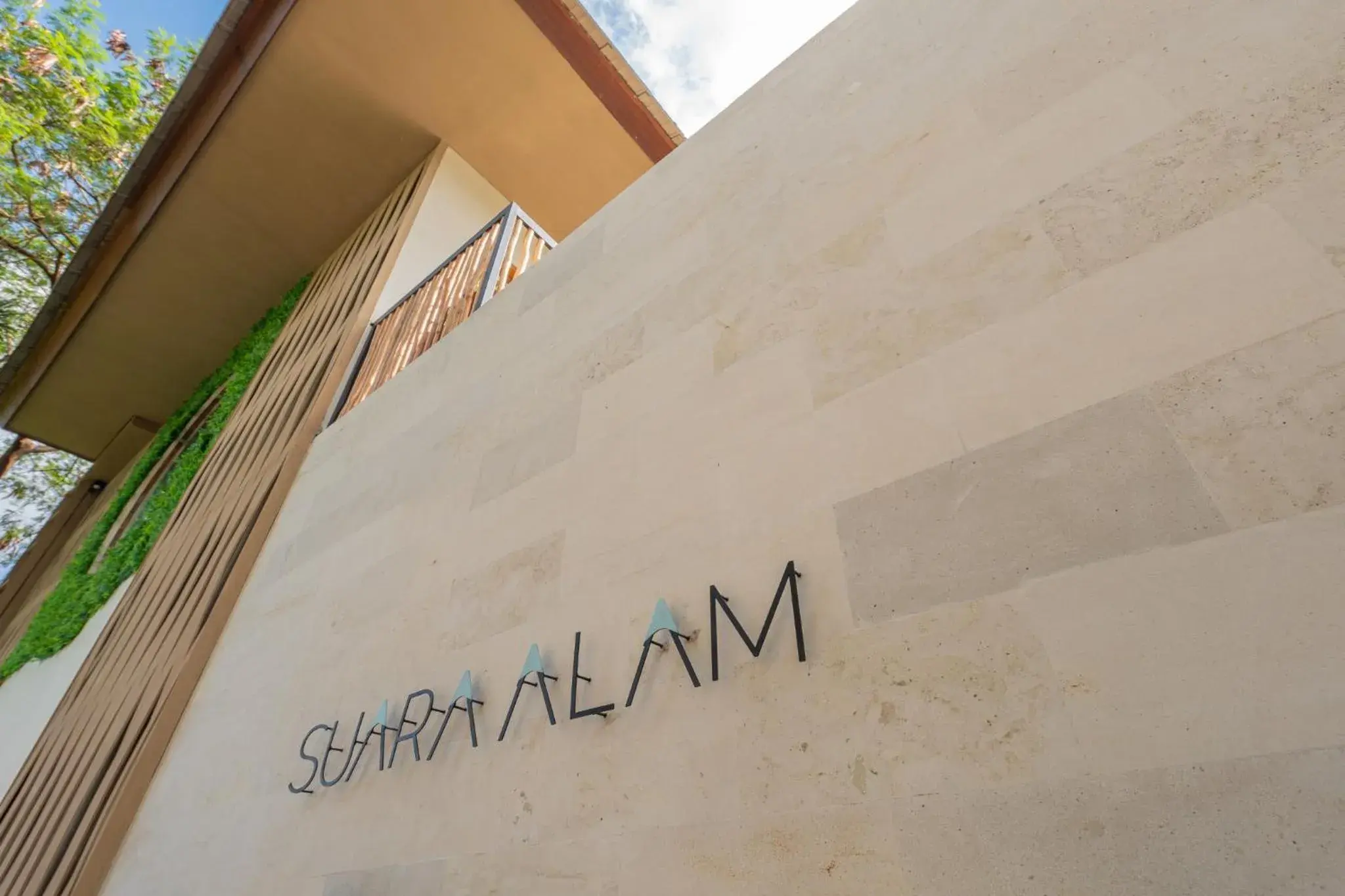 Facade/entrance in Suara Alam Ubud Villa by Ini Vie Hospitality Facade/entrance in Suara Alam Ubud Villa by Ini Vie Hospitality