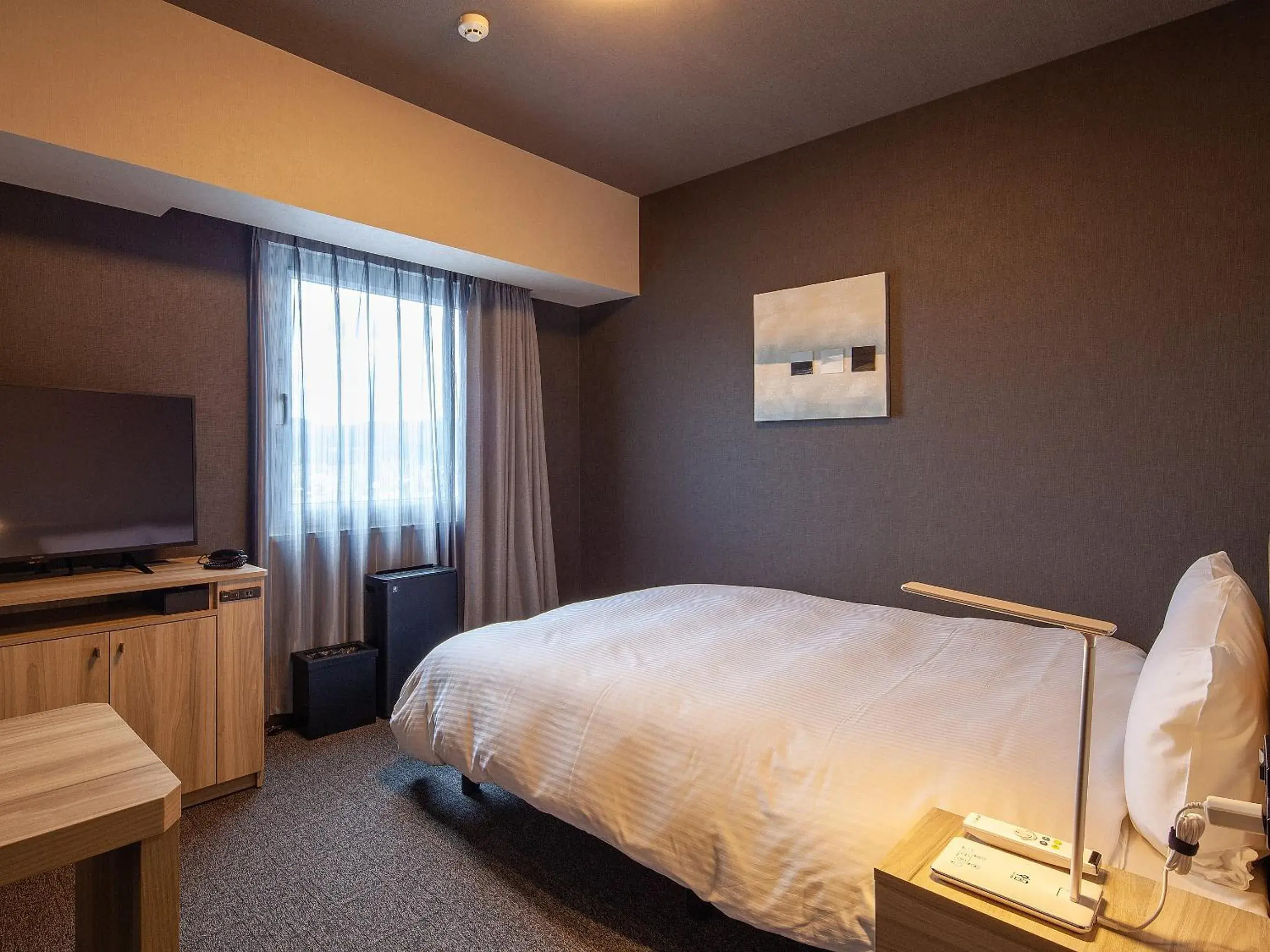 Double Room with Small Double Bed - single occupancy - Non-Smoking in Hotel Route Inn Miyoshi Ekimae Double Room with Small Double Bed - single occupancy - Non-Smoking in Hotel Route Inn Miyoshi Ekimae