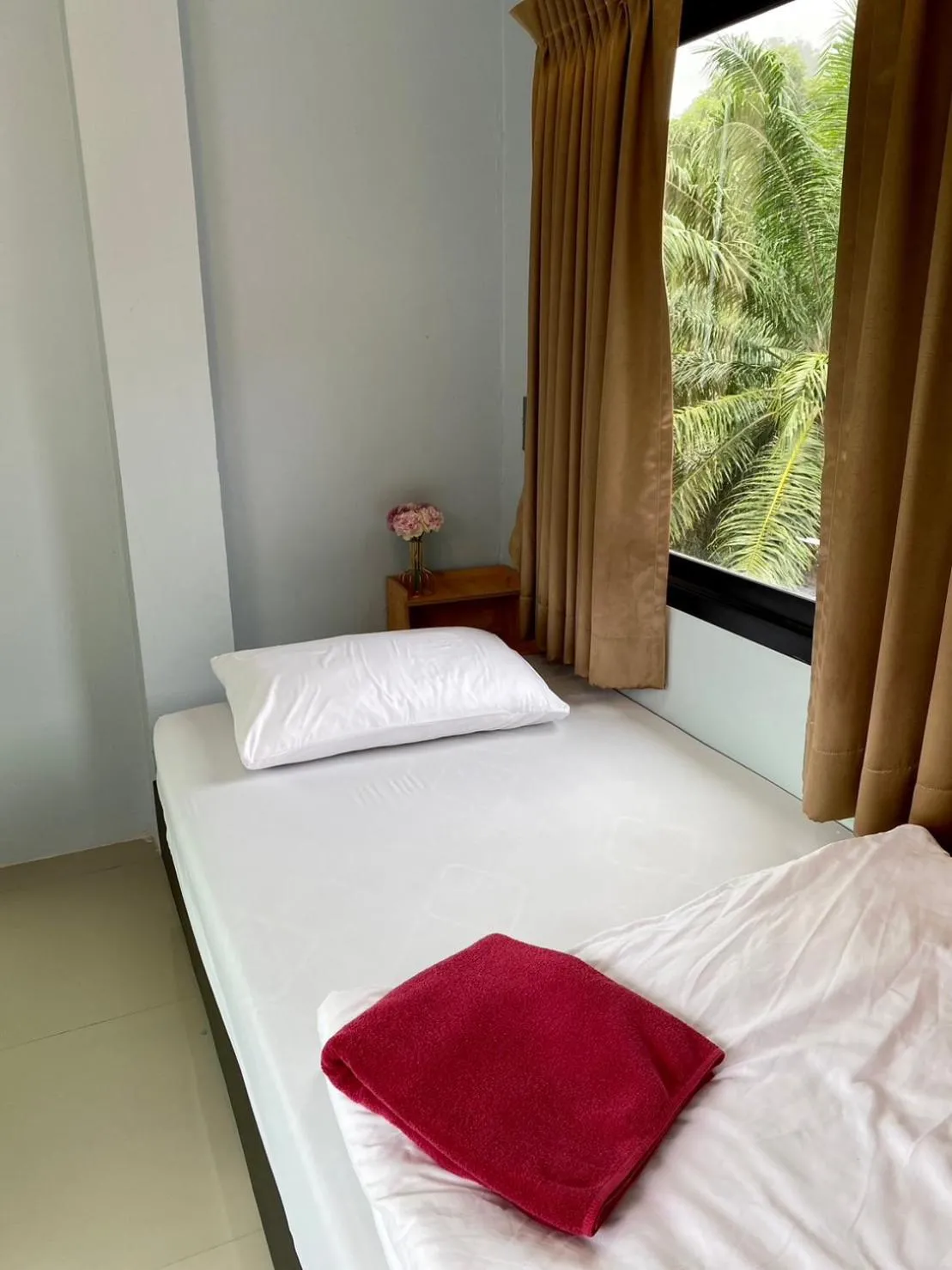 Bed in Boom Hostel Khao Sok