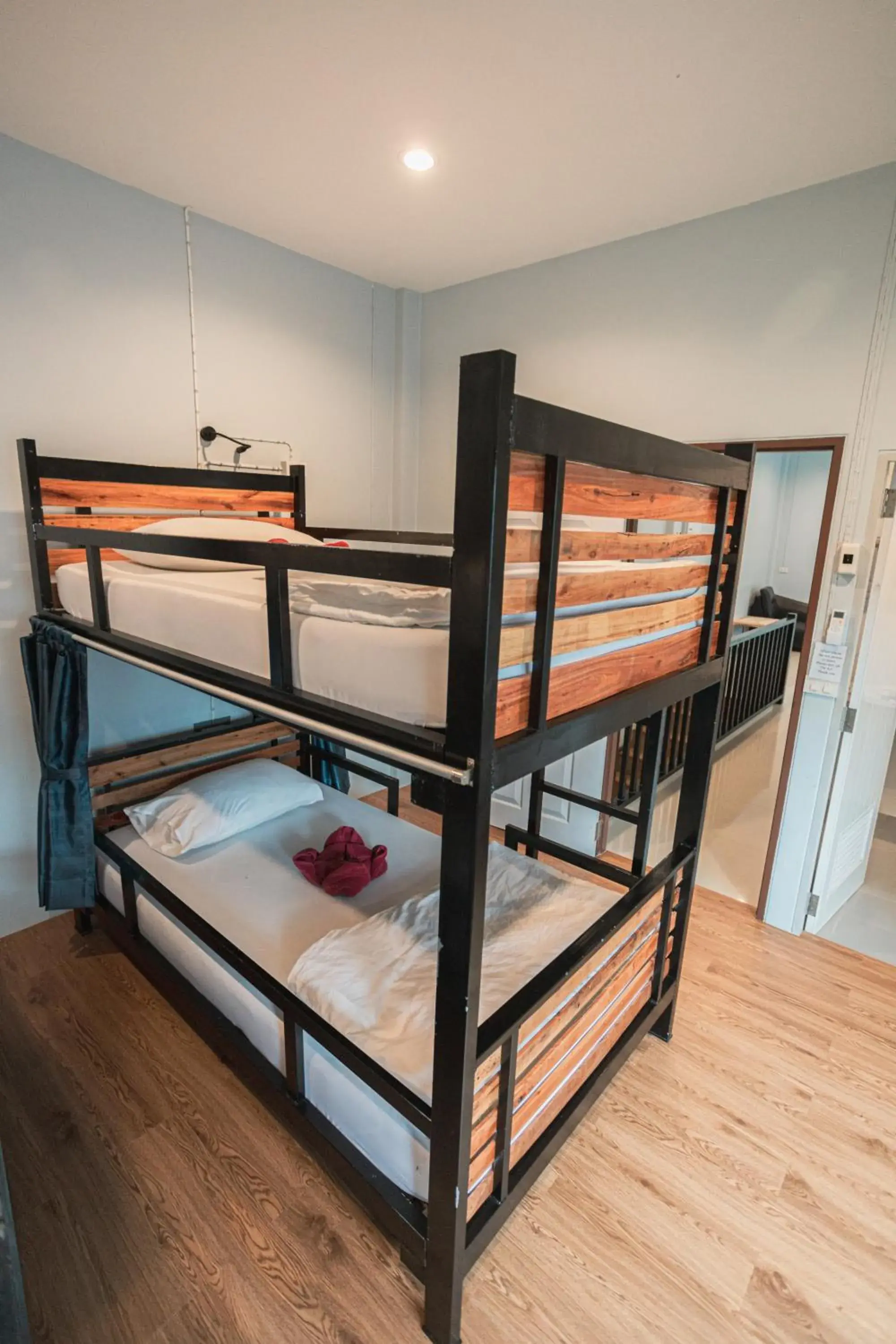 Bed in 4-Bed Mixed Dormitory Room in Boom Hostel Khao Sok Bed in 4-Bed Mixed Dormitory Room in Boom Hostel Khao Sok