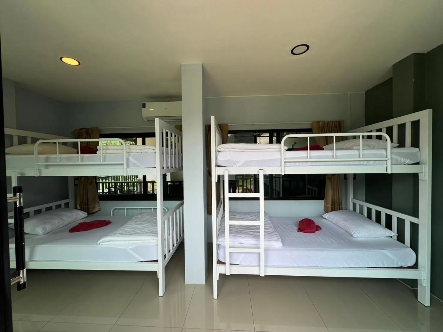 Bed in Boom Hostel Khao Sok