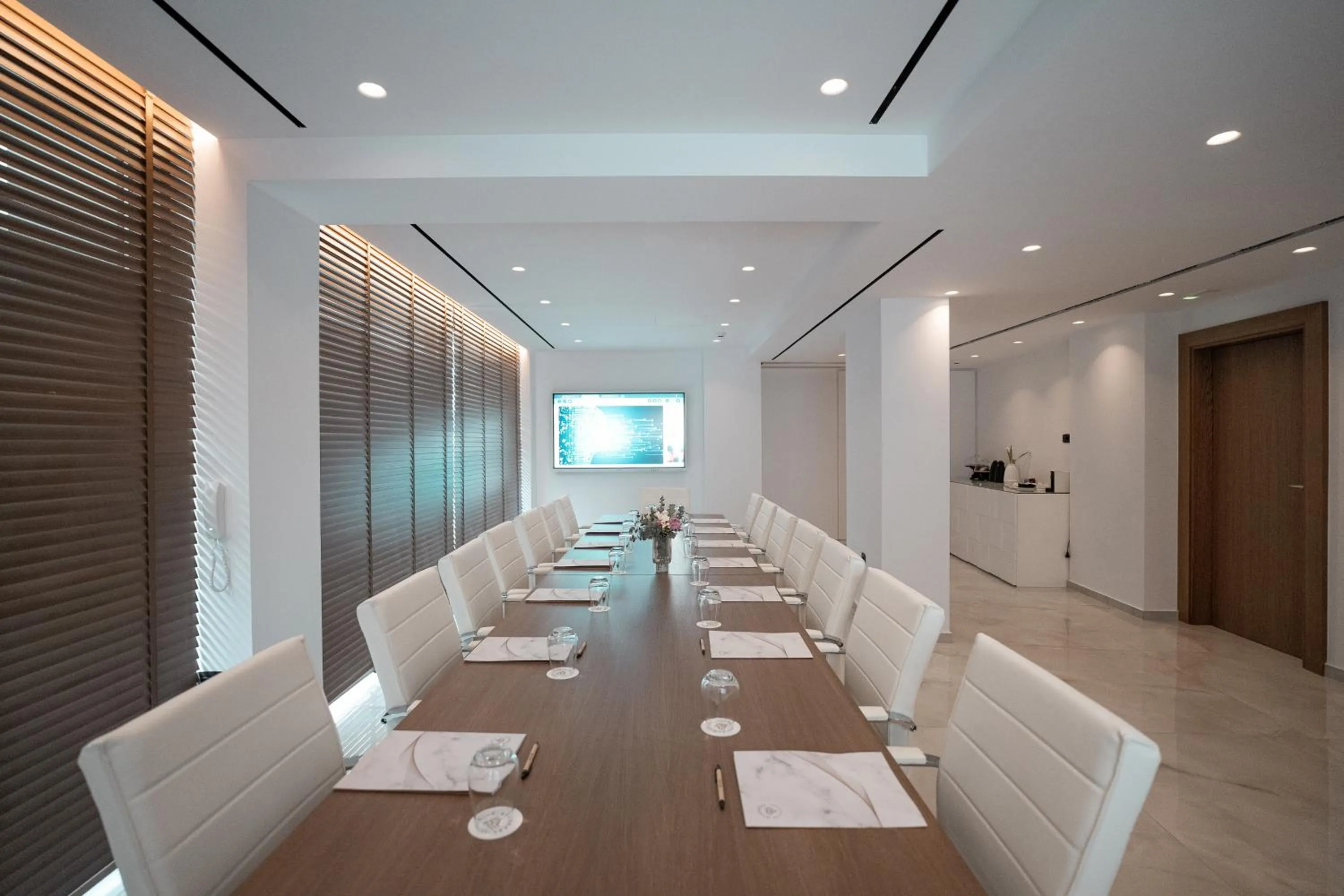 TV and multimedia in Ethereal White Resort Hotel & Spa - Adults Only