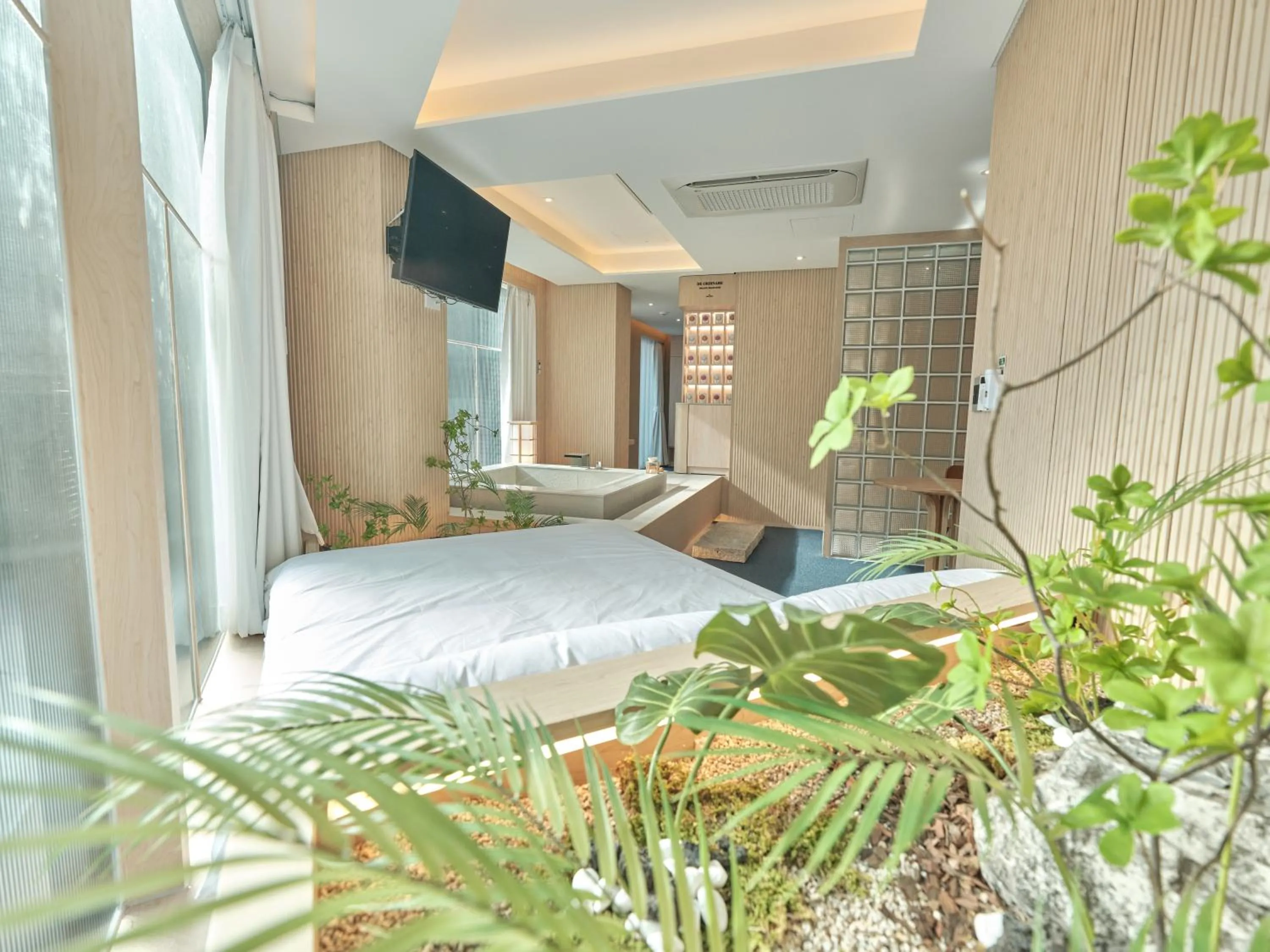 Bedroom, Bed in UH Suite Seoul Square