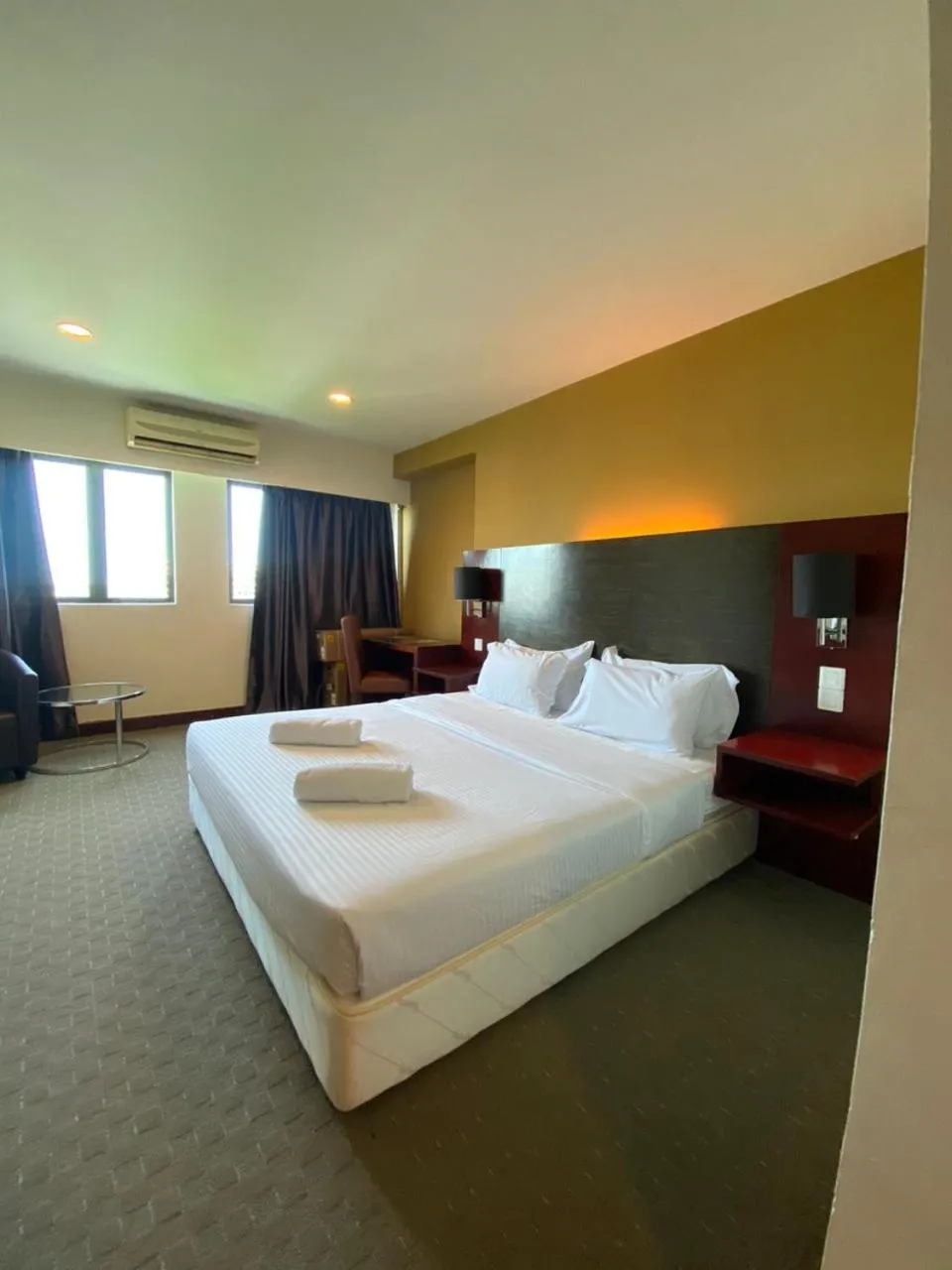 SUN GARDEN Studio and Residences at South China Sea Place Suites