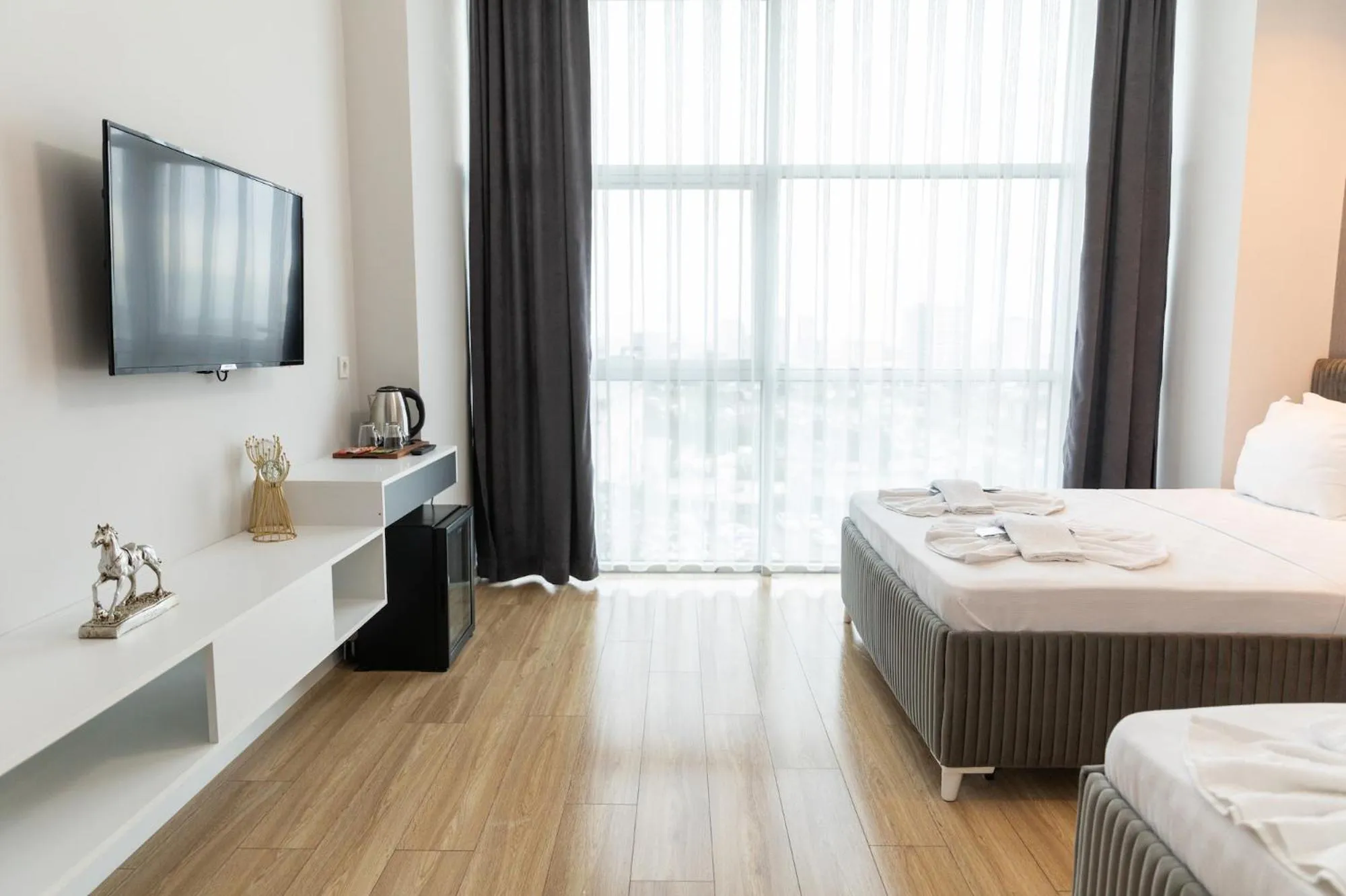Communal lounge/ TV room, Bed in The Hera Maltepe Otel & Spa