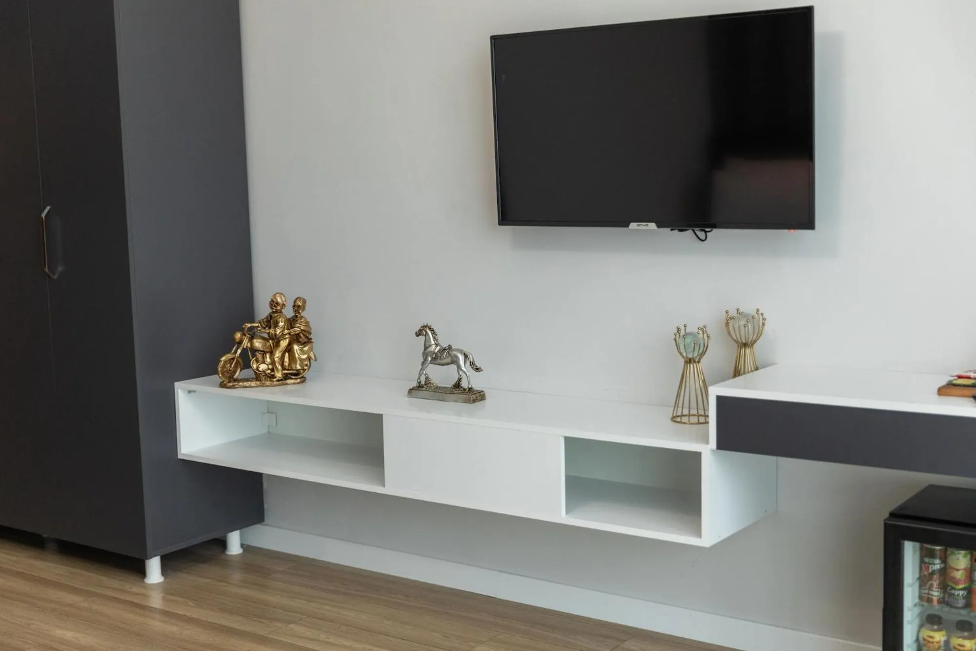 Communal lounge/ TV room in The Hera Maltepe Otel & Spa