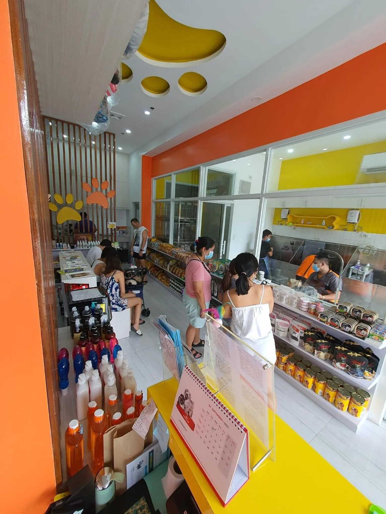 On-site shops in Penthouse studio at Fame Residence 41st Floor, ShangriLa-Megamall