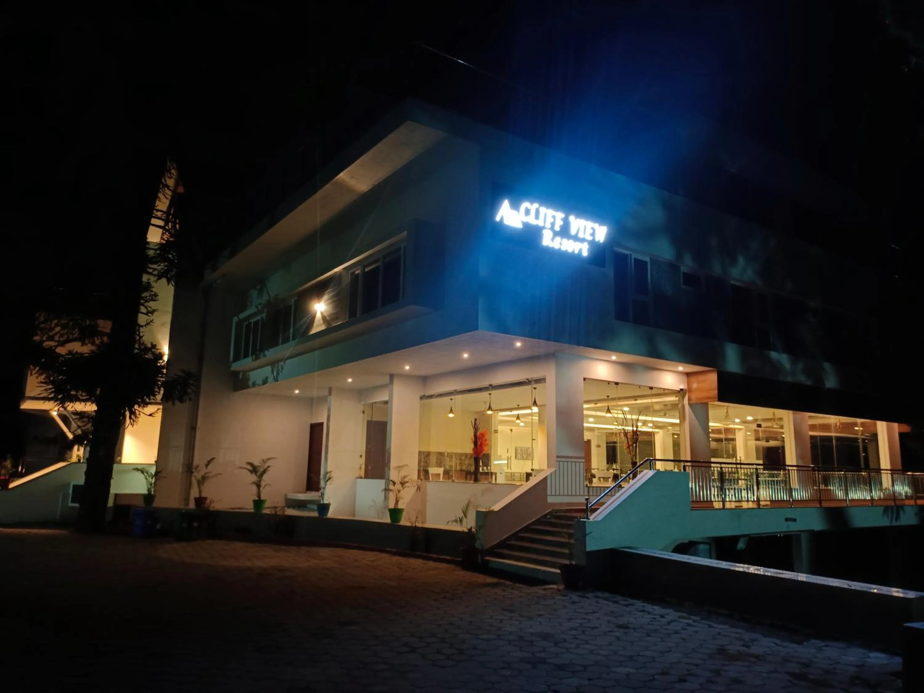 Night in CLIFFVIEW RESORT