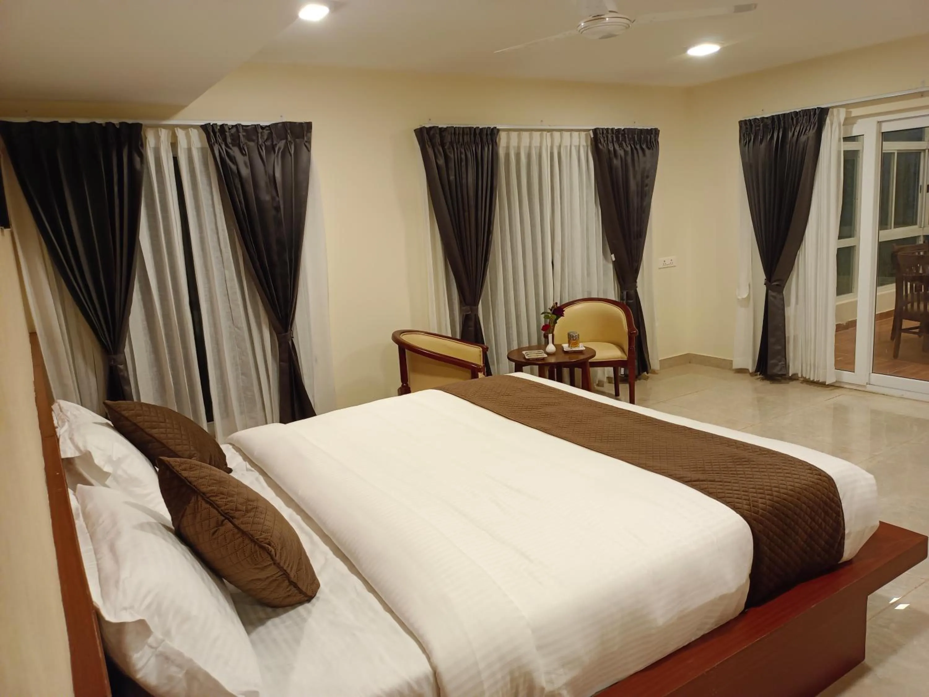 Bedroom, Bed in CLIFFVIEW RESORT
