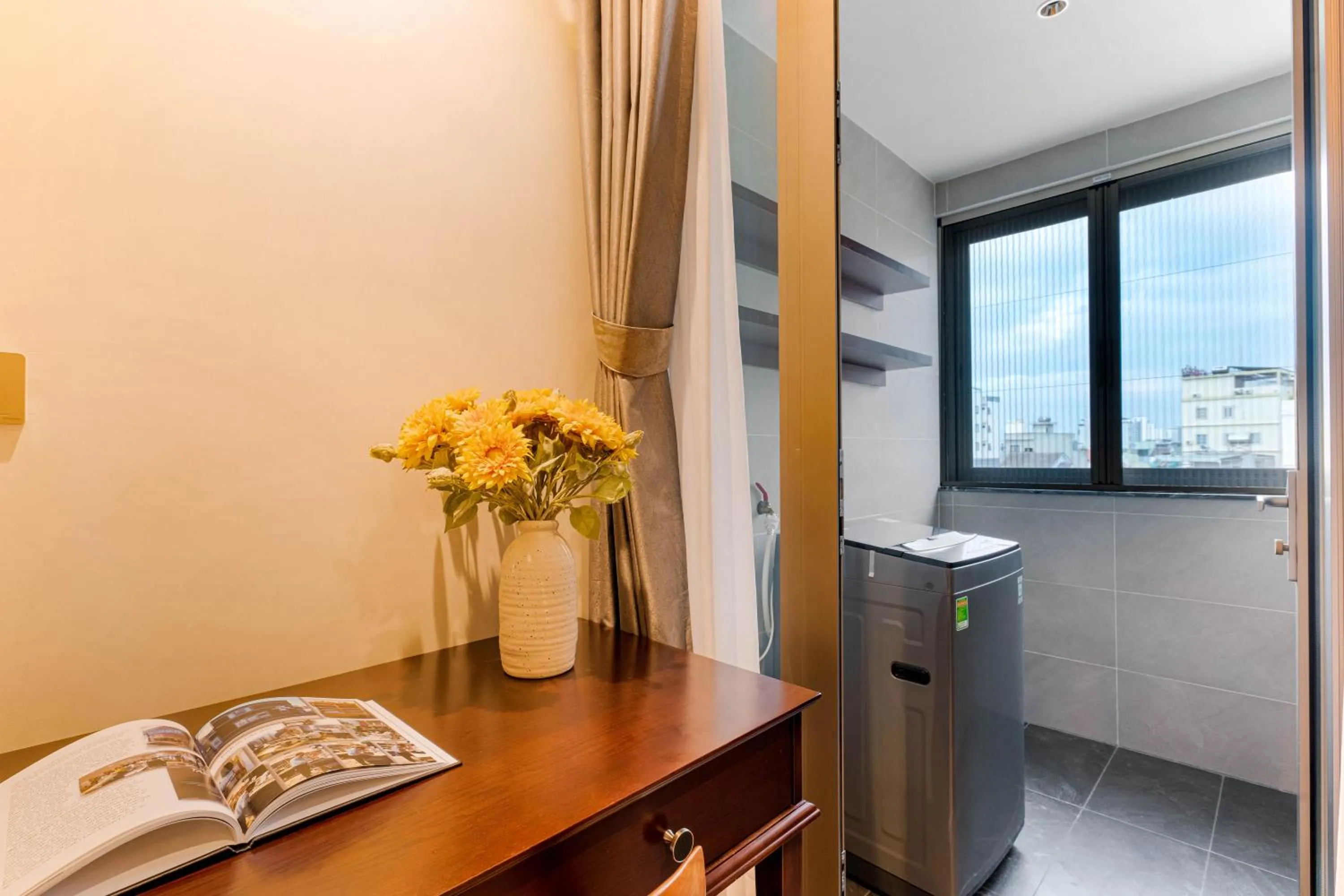 Property building, Bed in MK Riverside Apartment by Haviland