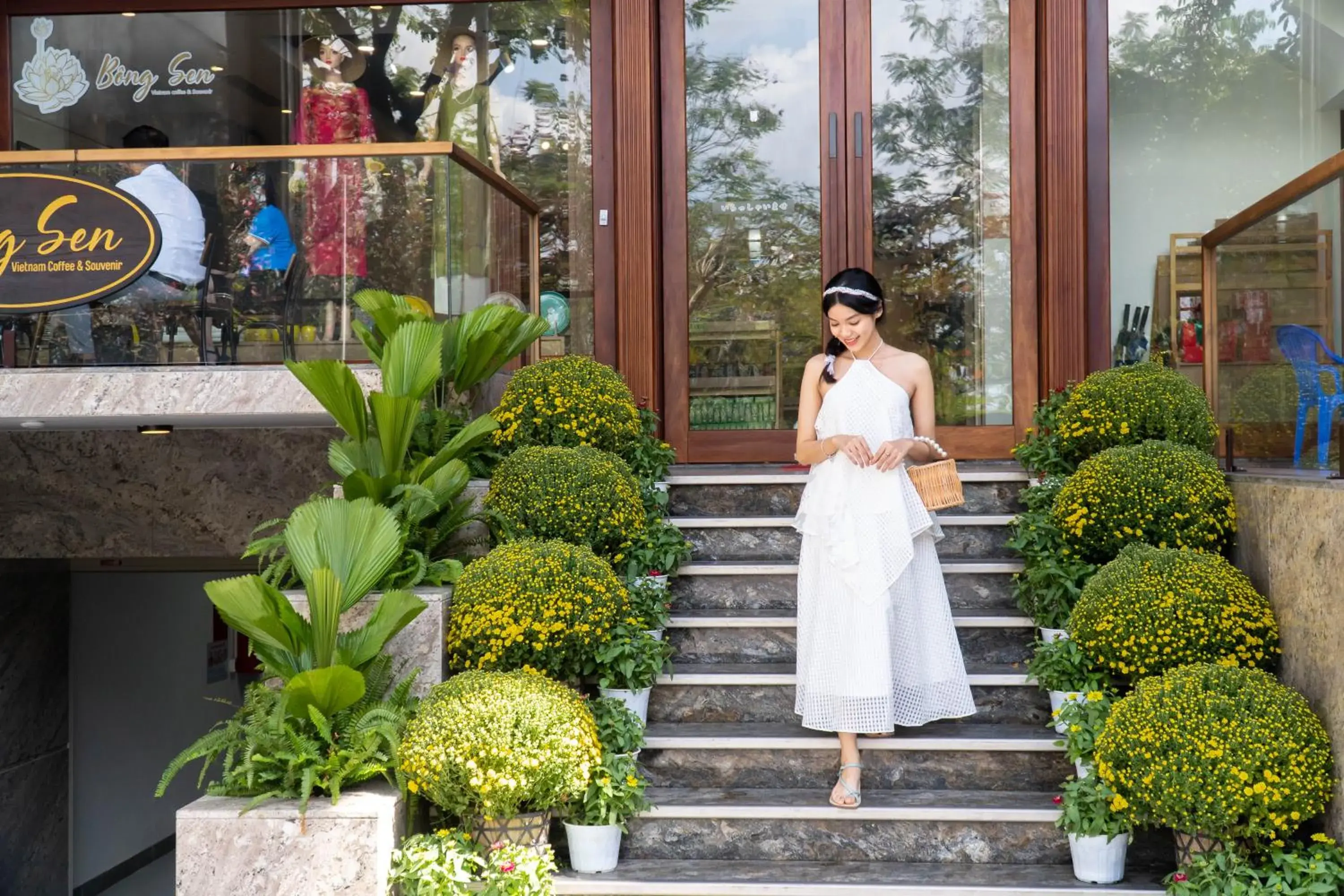 Facade/entrance in MK Riverside Apartment by Haviland Facade/entrance in MK Riverside Apartment by Haviland