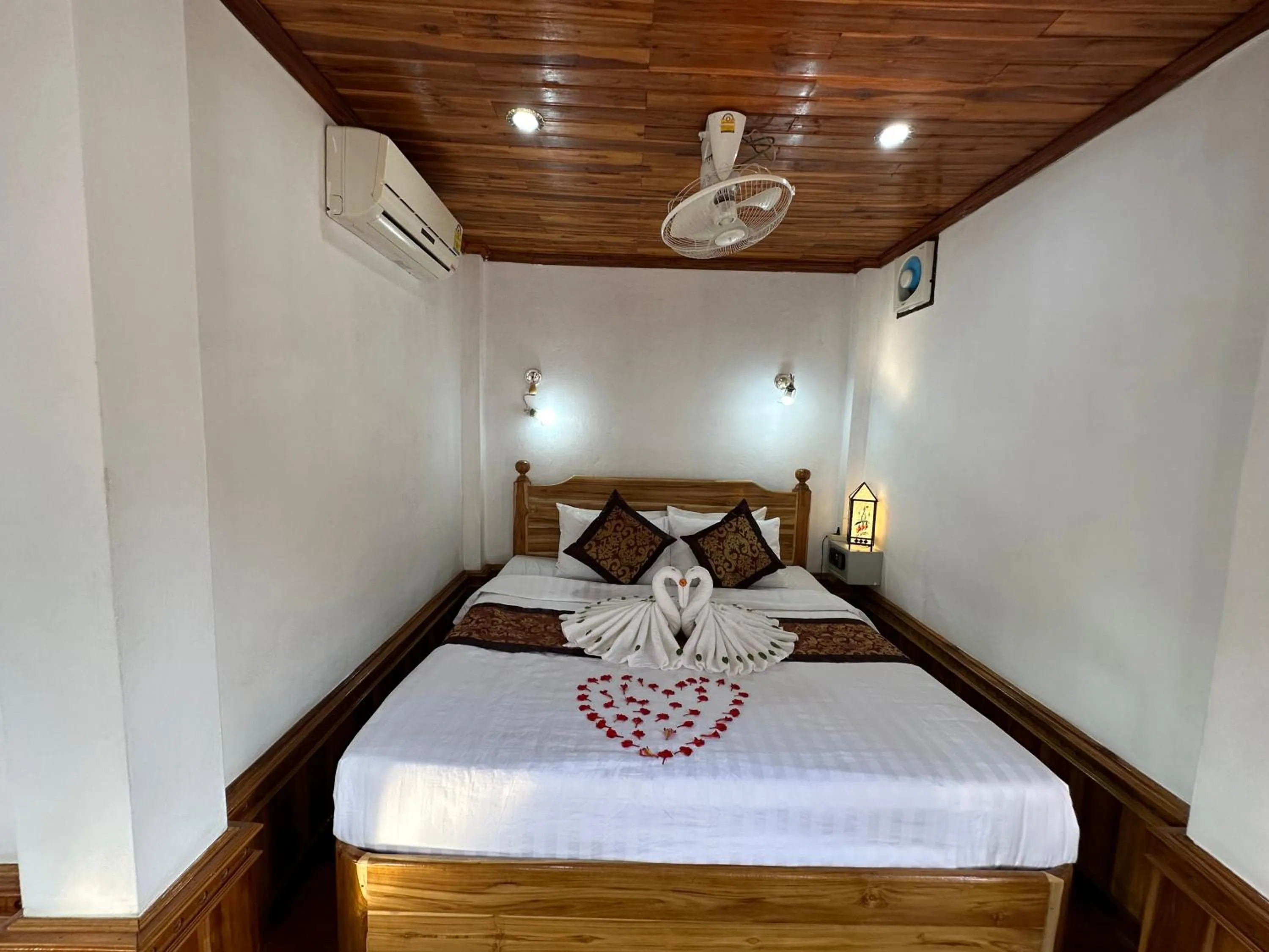 Bed in Villa Thida Mekong Riverside