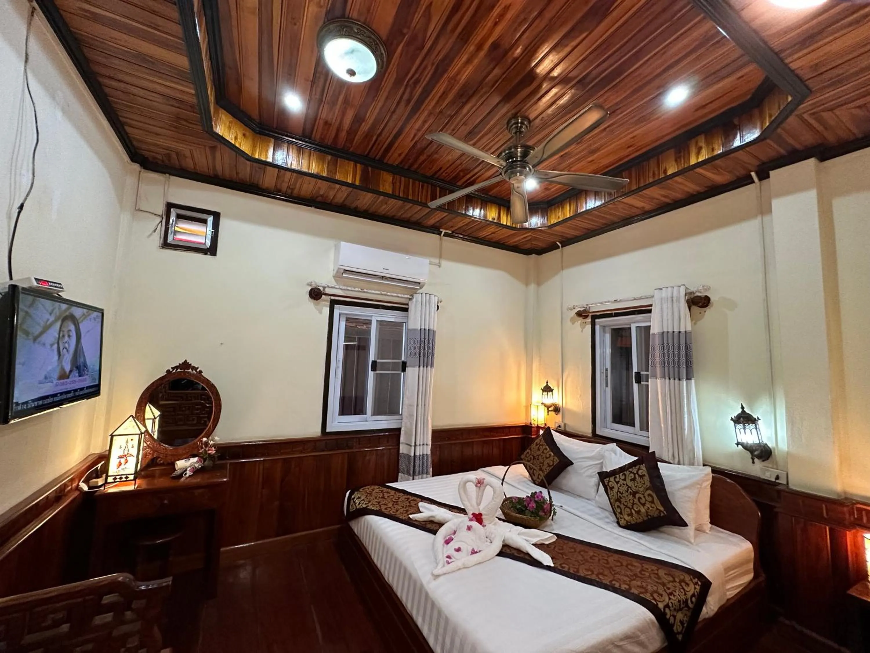 Bed in Villa Thida Mekong Riverside