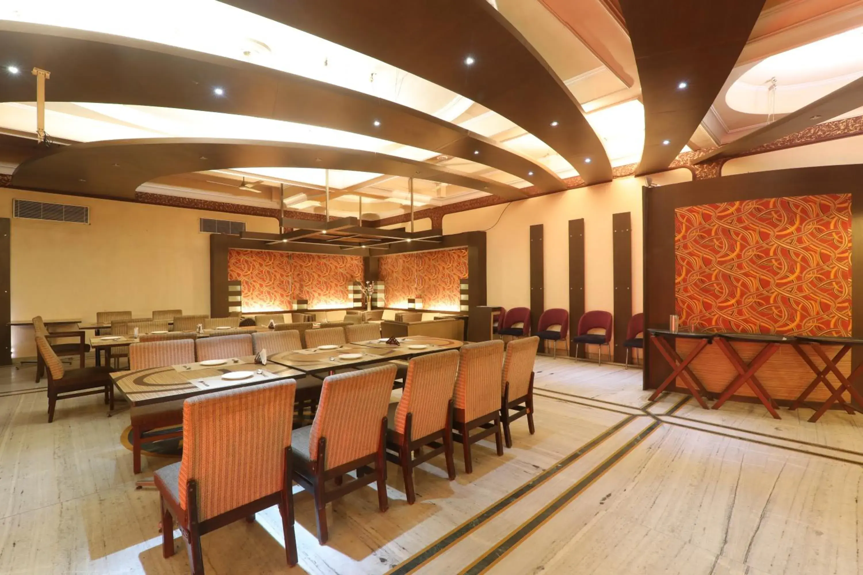 Restaurant/places to eat in Hotel Mohan Restaurant/places to eat in Hotel Mohan