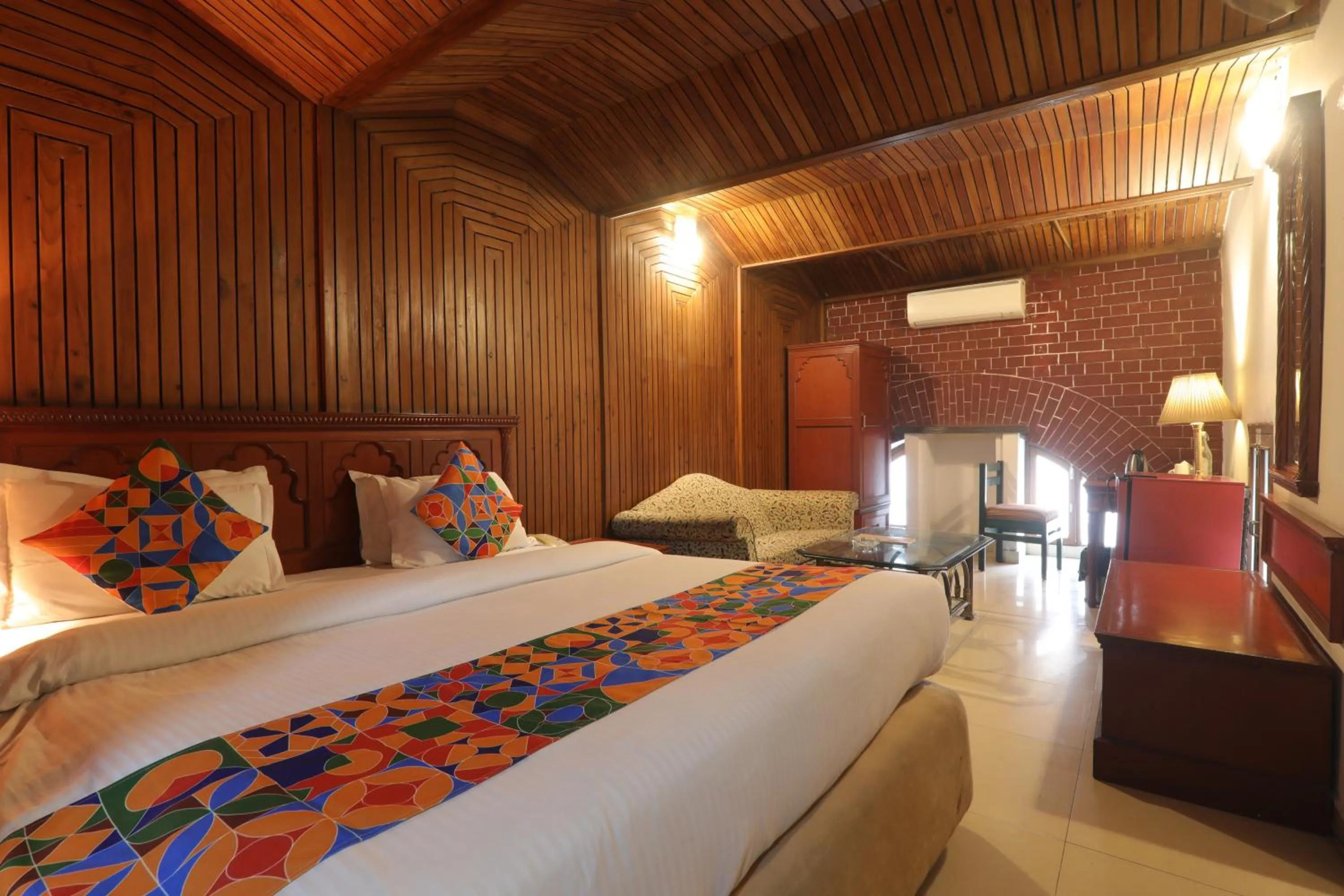 Bedroom, Bed in Hotel Mohan