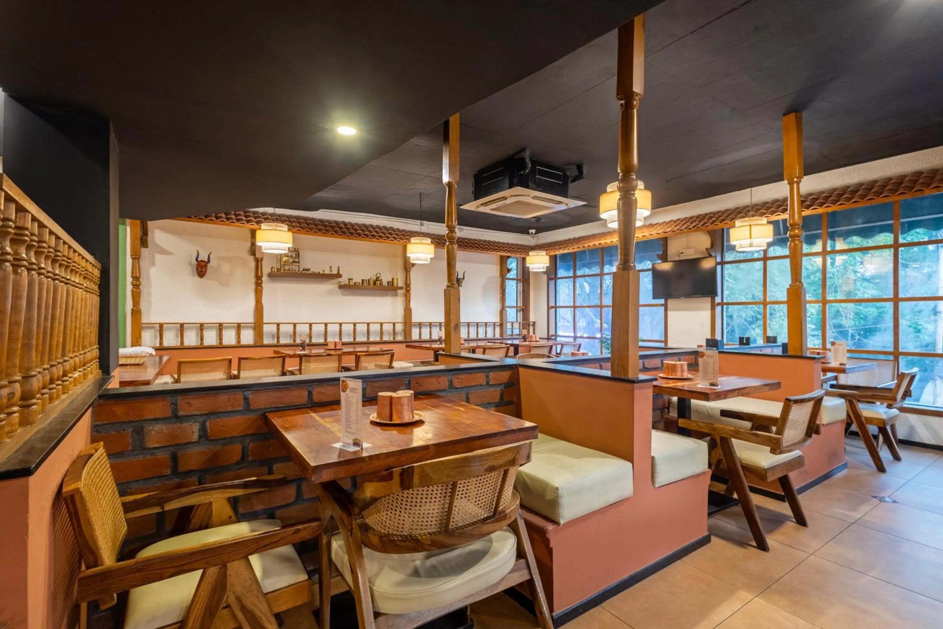 Restaurant/places to eat in Treebo Premium Twin Star