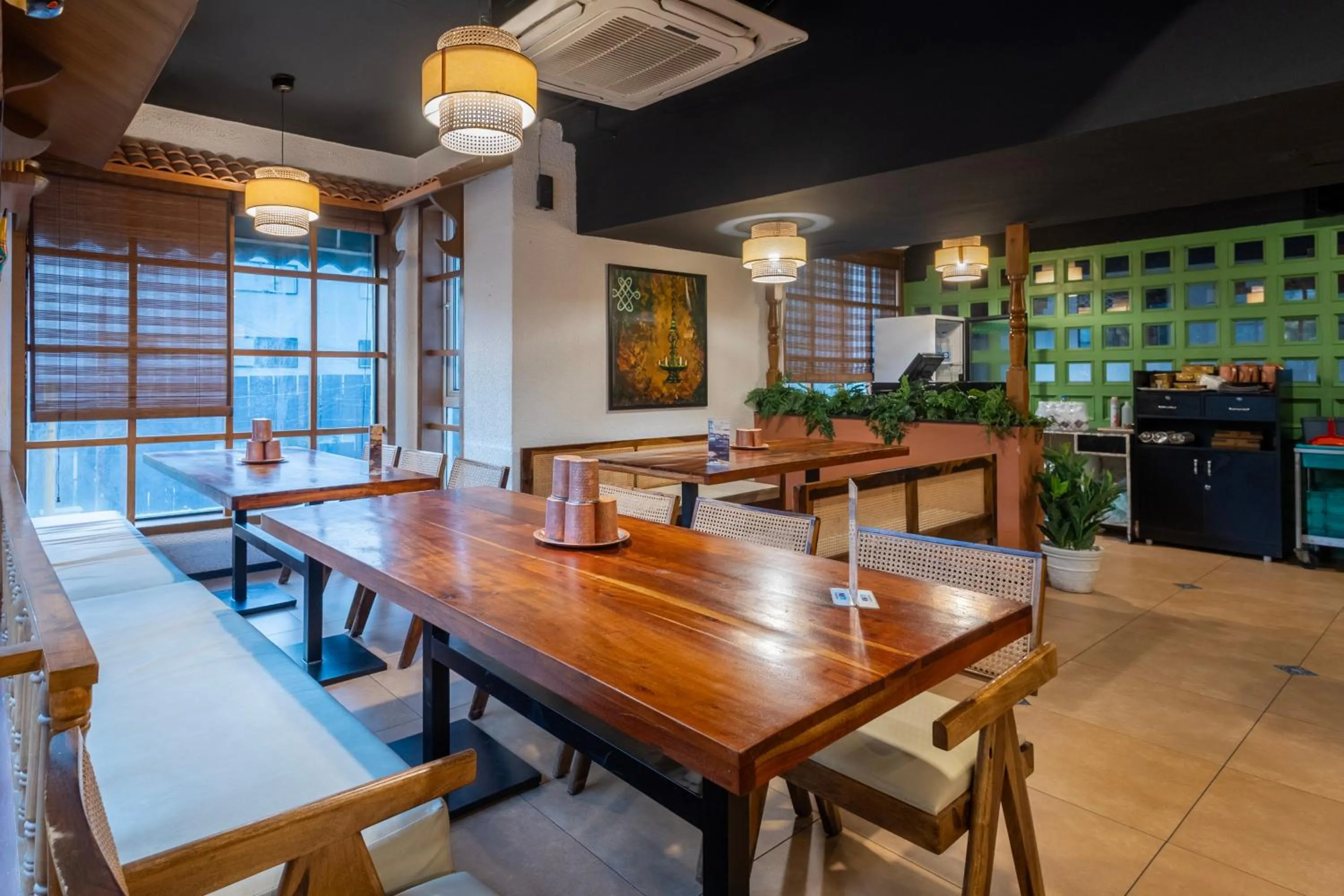 Restaurant/places to eat in Treebo Premium Twin Star